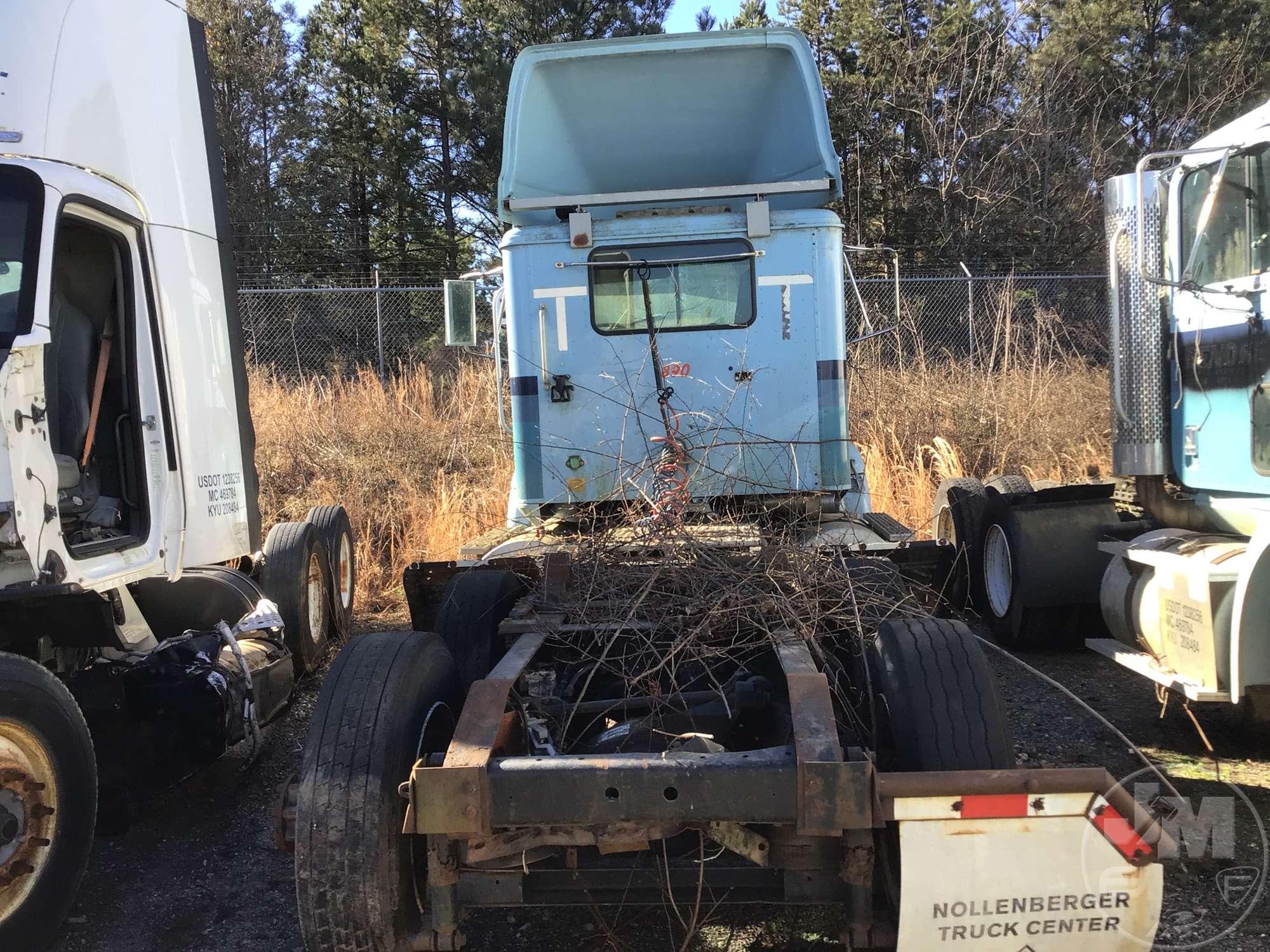 1999 INTERNATIONAL 9200 VIN: 2HSFMALR0XC084278 TANDEM AXLE DAY CAB TRUCK TRACTOR