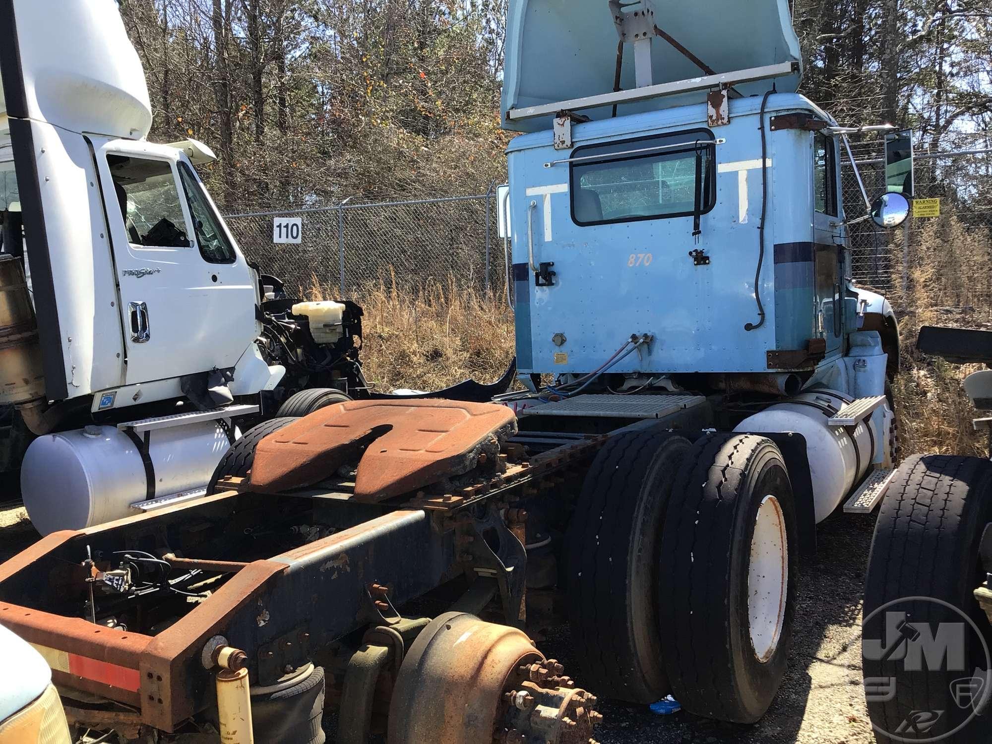 1999 INTERNATIONAL 9200 VIN: 2HSFMALR5XC084289 TANDEM AXLE DAY CAB TRUCK TRACTOR