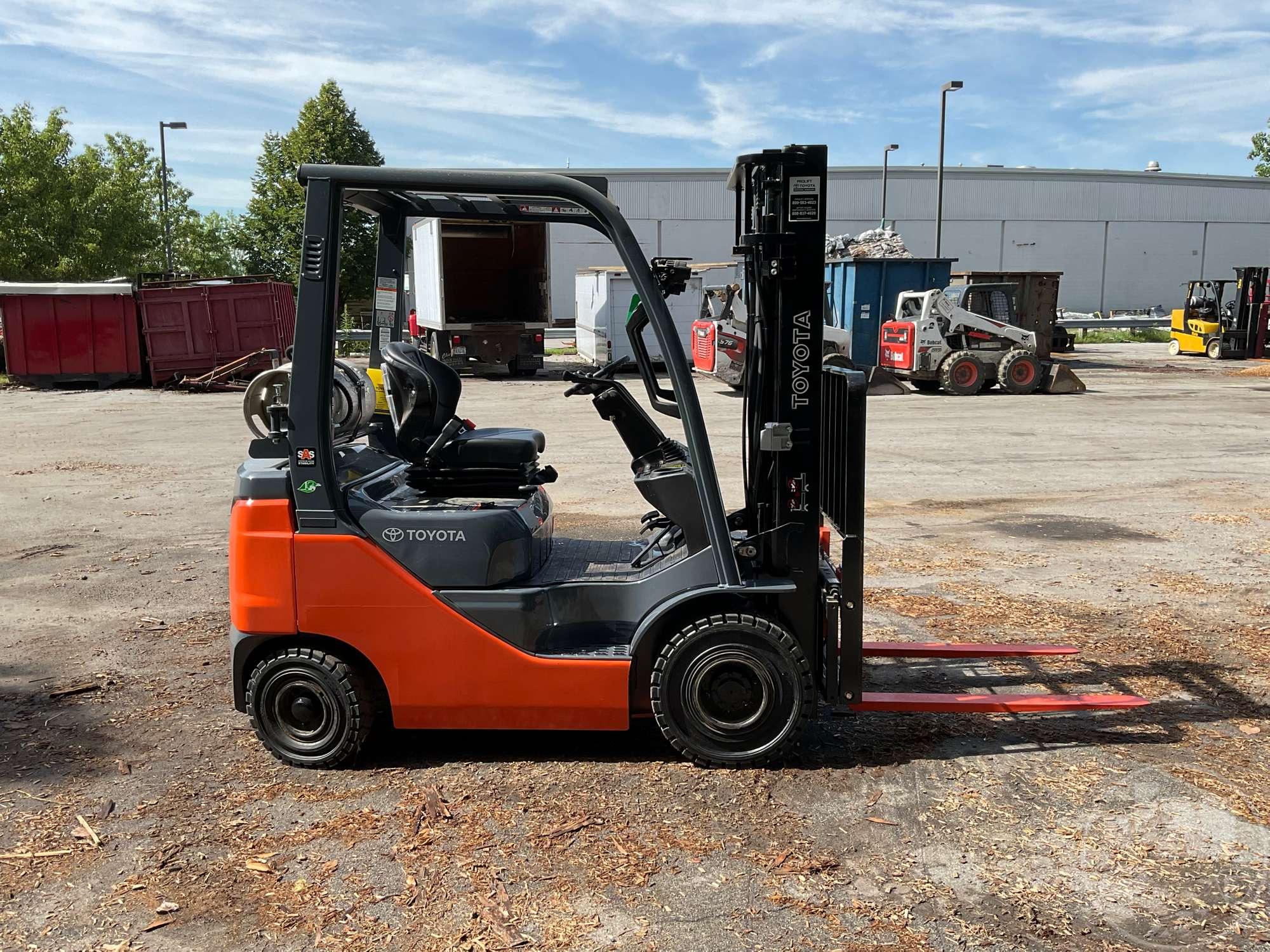 (UNUSED) 2022 TOYOTA 50-8FGU18 PNEUMATIC TIRE FORKLIFT SN: 10233