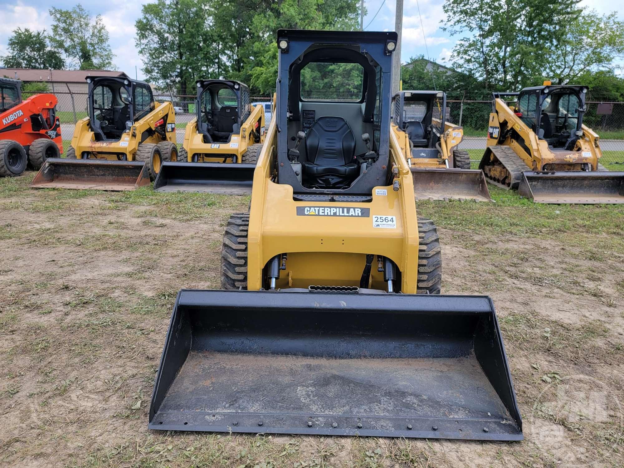 2013 CATERPILLAR 236B3 SKID STEER SN: CAT0236BAA9H03687 CANOPY