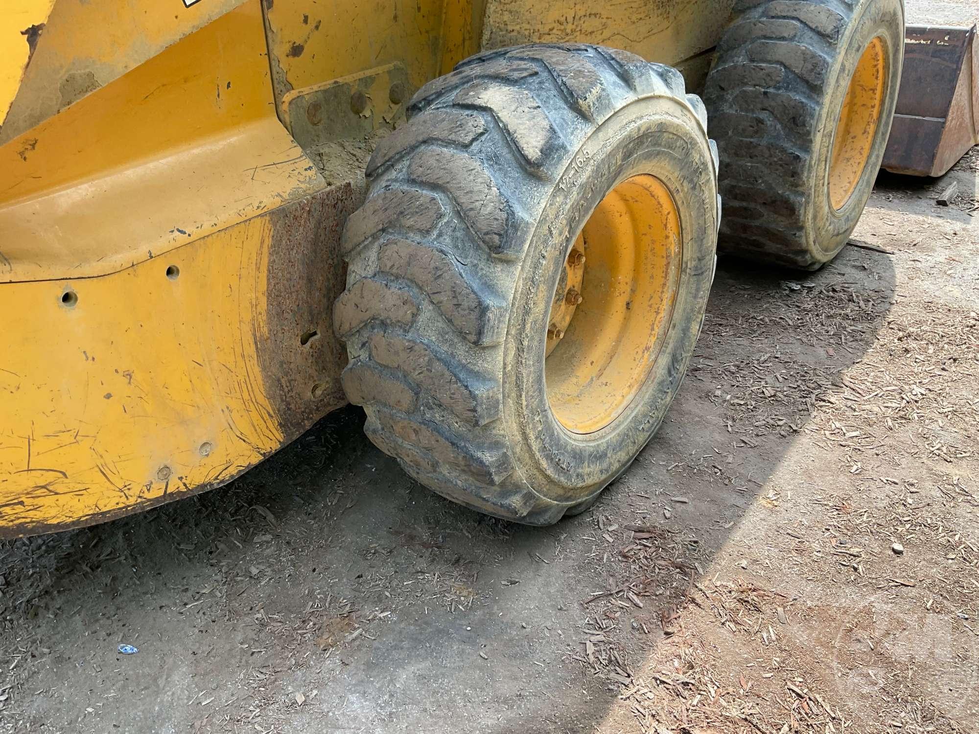 2002 DEERE 260 SKID STEER SN: KV0260A460664 CANOPY