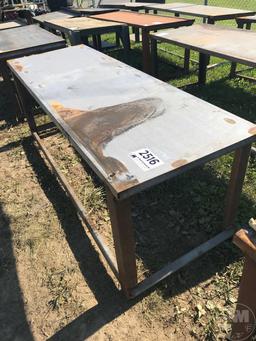 STACKING TABLE WITH 10GA TOP