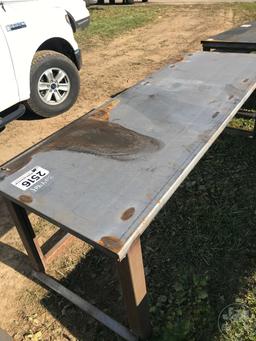 STACKING TABLE WITH 10GA TOP