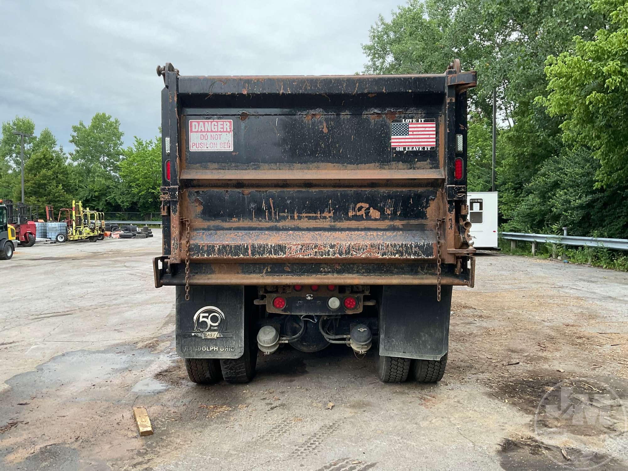 2016 CATERPILLAR CF7AA QUINT AXLE DUMP TRUCK VIN: 3HTJGTKTXGN772129