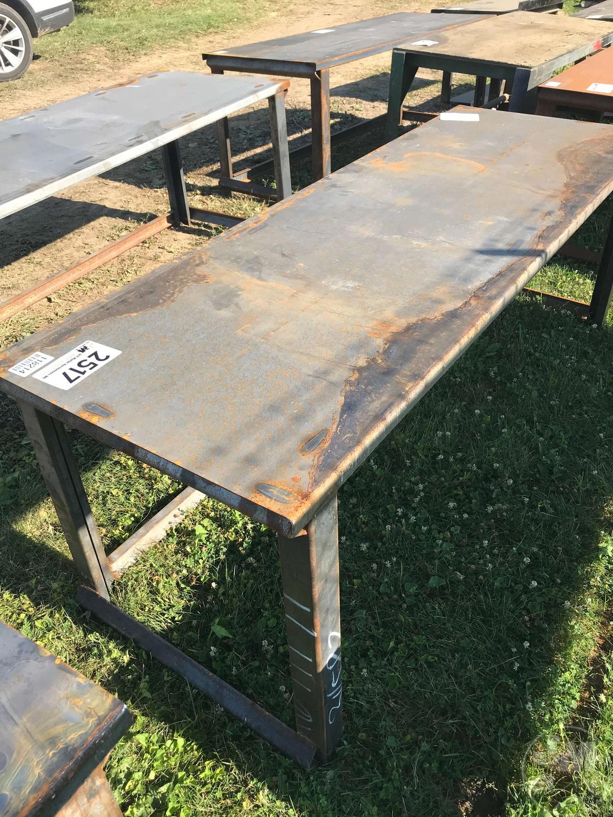 STACKING TABLE WITH 10GA TOP