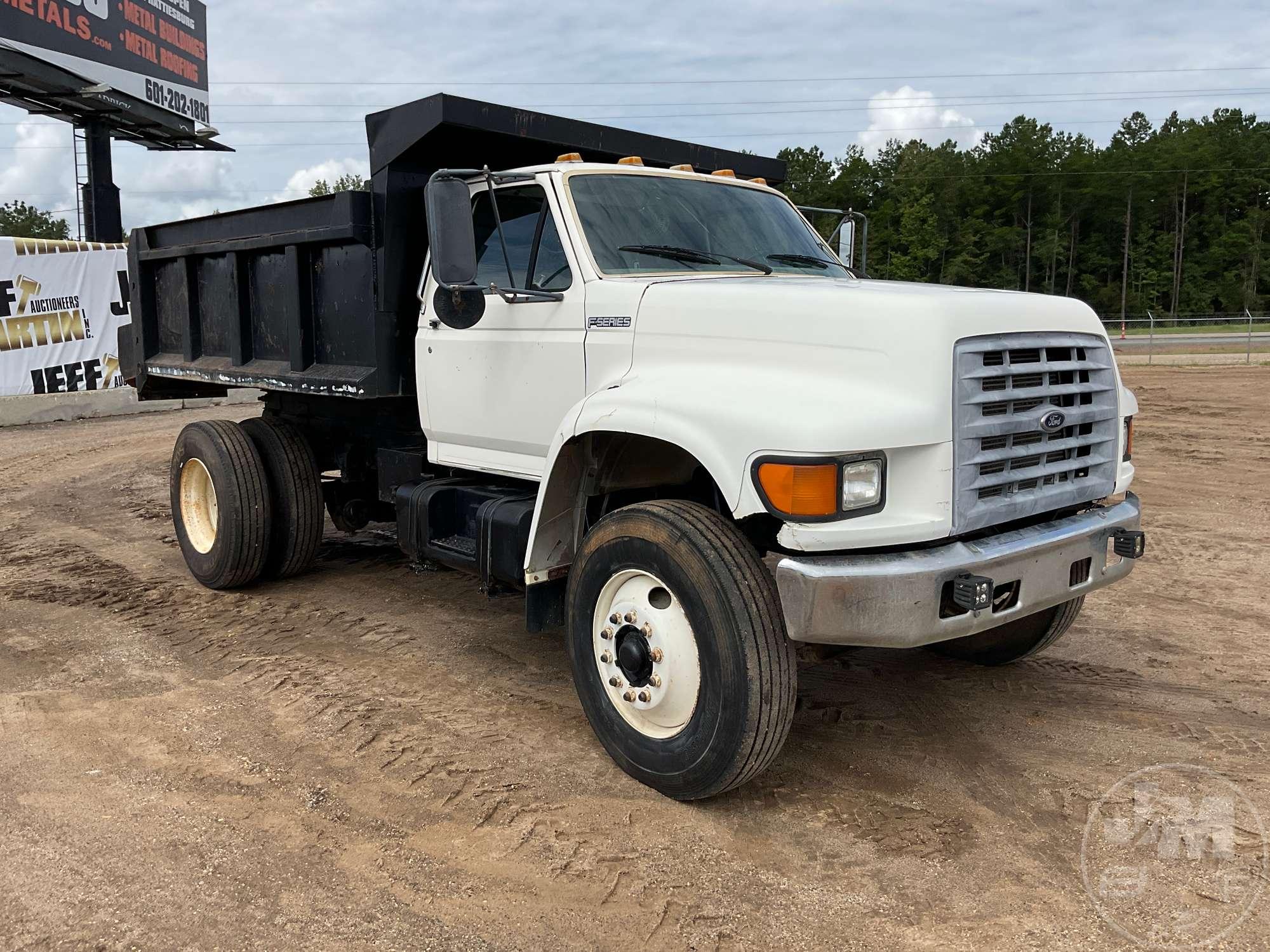 1998 FORD F-800 SINGLE AXLE DUMP TRUCK VIN: 1FDXF80C7WVA12806