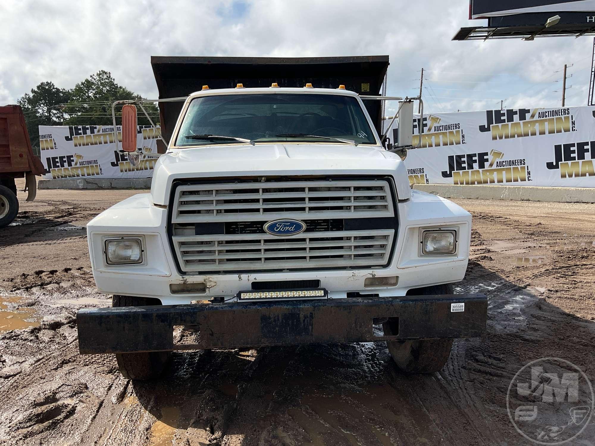 1994 FORD F-700 SINGLE AXLE DUMP TRUCK VIN: 1FDPK74C5RVA32783