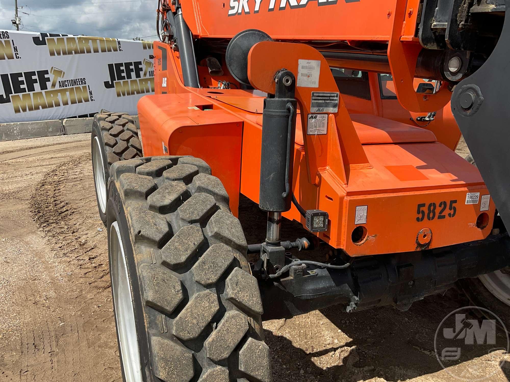 2015 JLG SKYTRAK 8042 TELESCOPIC FORKLIFT SN: 0160065825