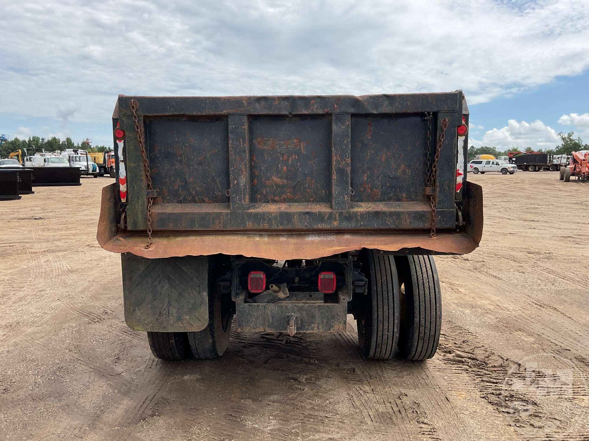 1998 FORD F-800 SINGLE AXLE DUMP TRUCK VIN: 1FDXF80C7WVA12806