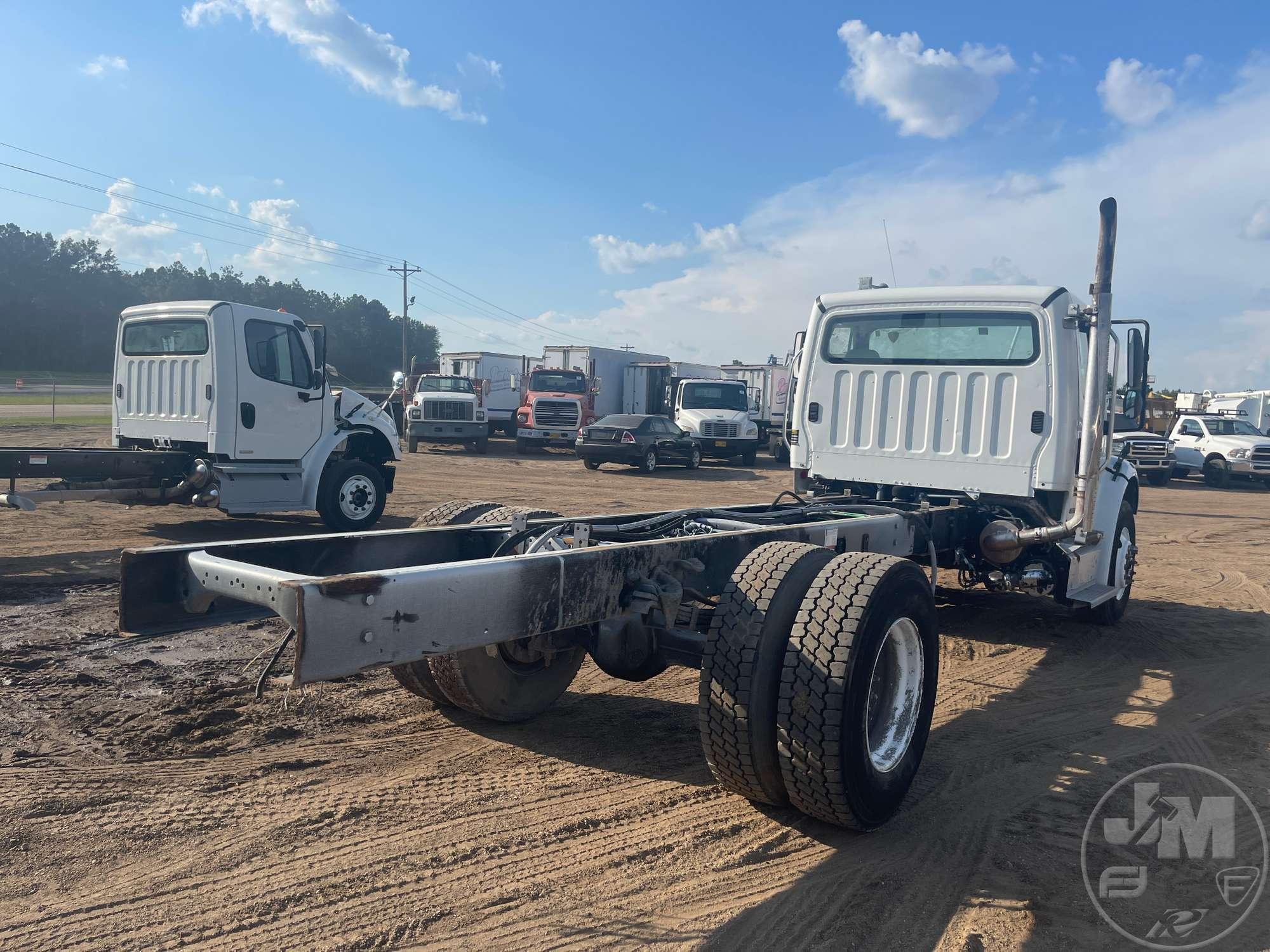 2013 FREIGHTLINER M2 SINGLE AXLE VIN: 1FVACWDT0DHBX1879 CAB & CHASSIS