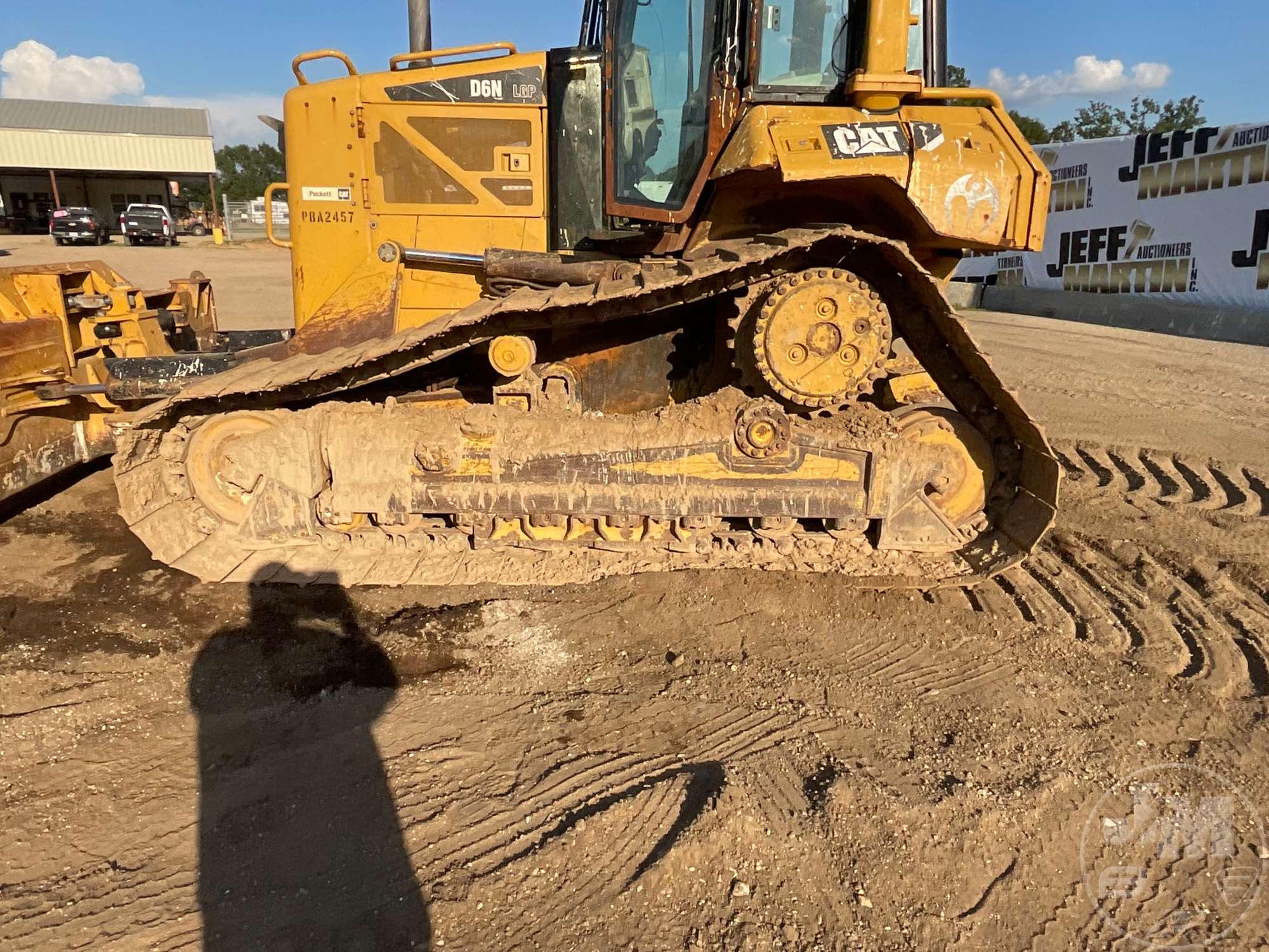 2015 CATERPILLAR D6N LGP SN: PBA2457 CRAWLER TRACTOR CAB