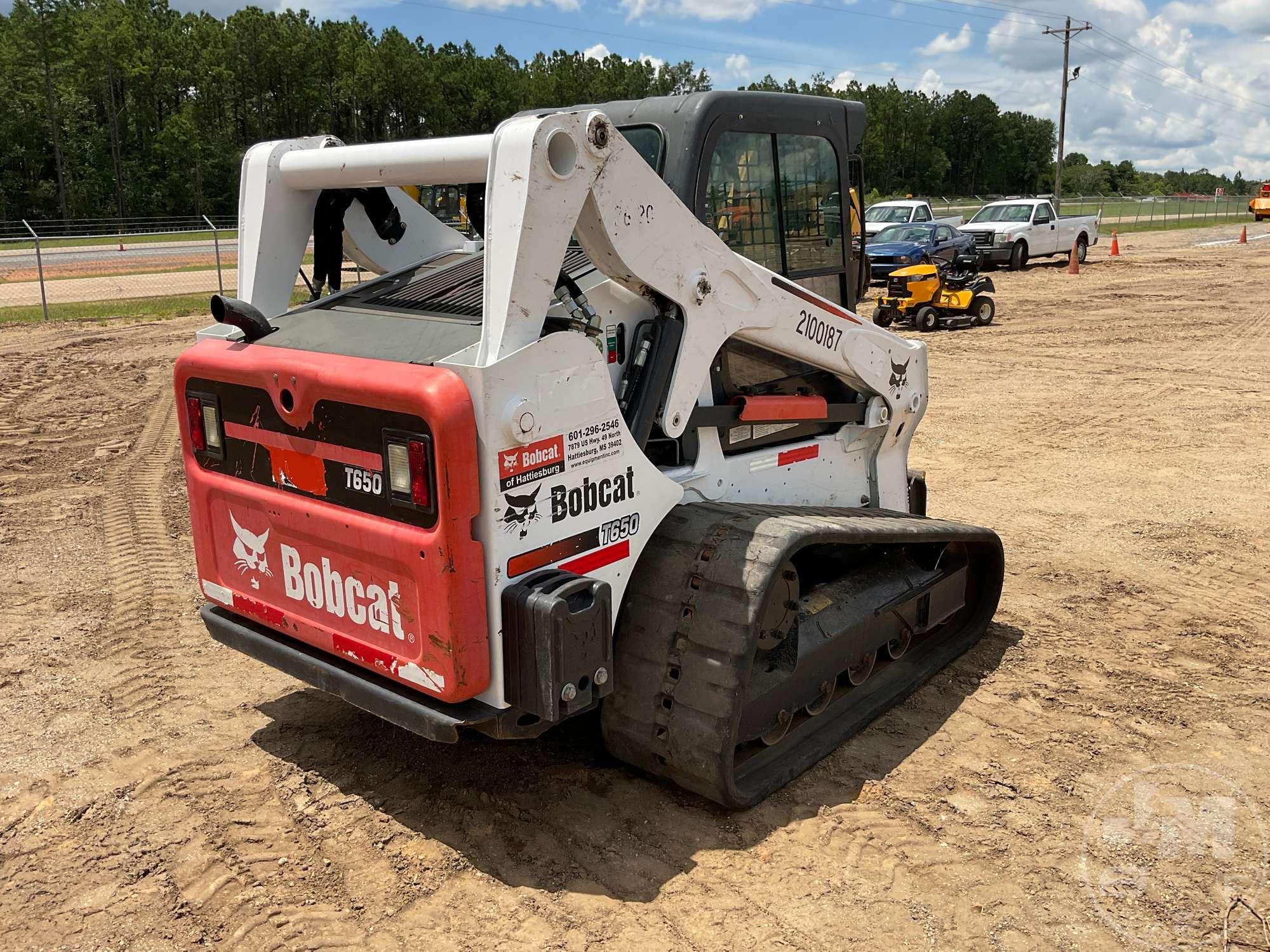 2016 BOBCAT MODEL T650 MULTI TERRAIN LOADER SN: ALJG17126 CAB