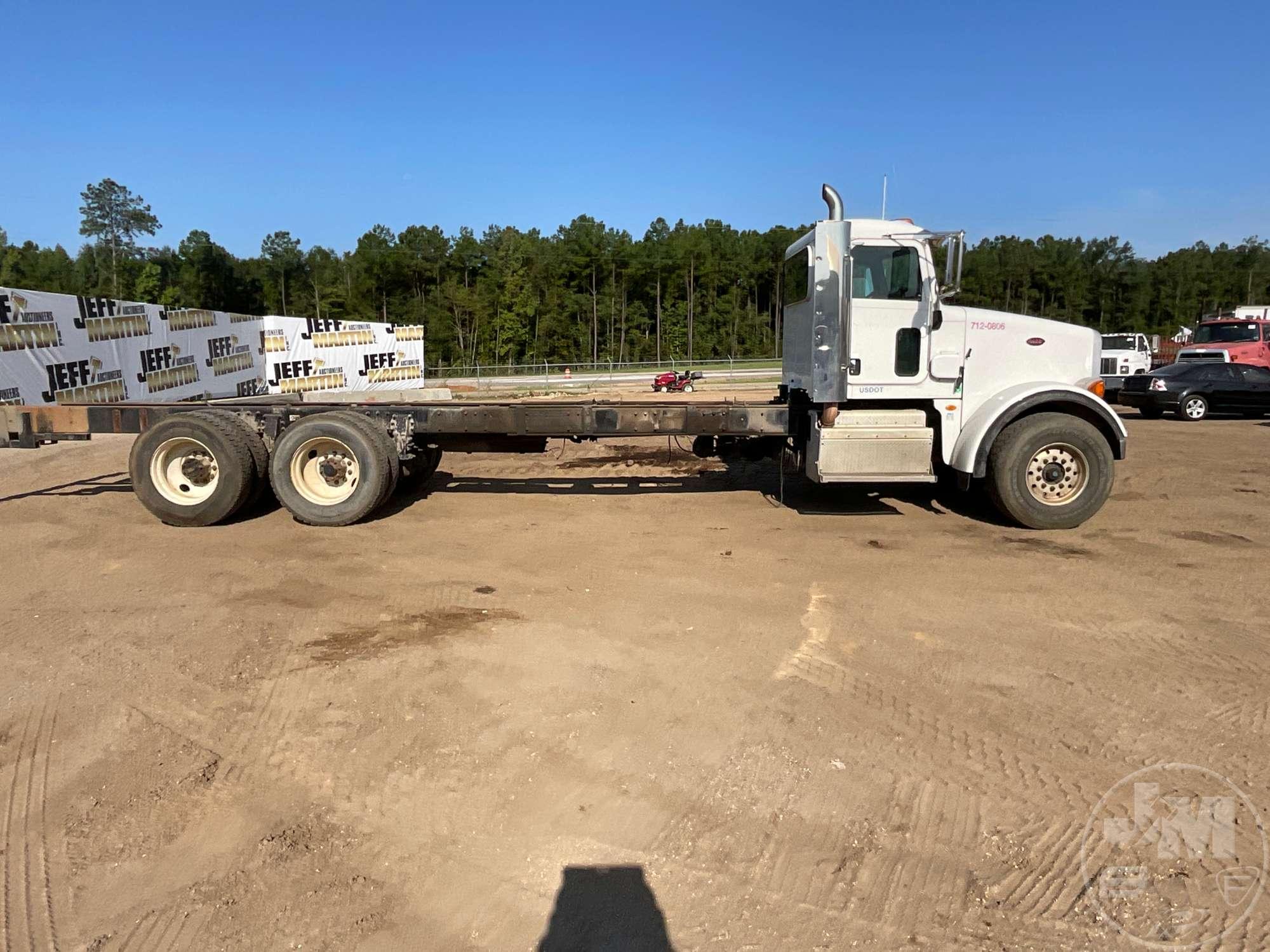 2012 PETERBILT 365 TANDEM AXLE VIN: 1NPSL70X9CD170806 CAB & CHASSIS