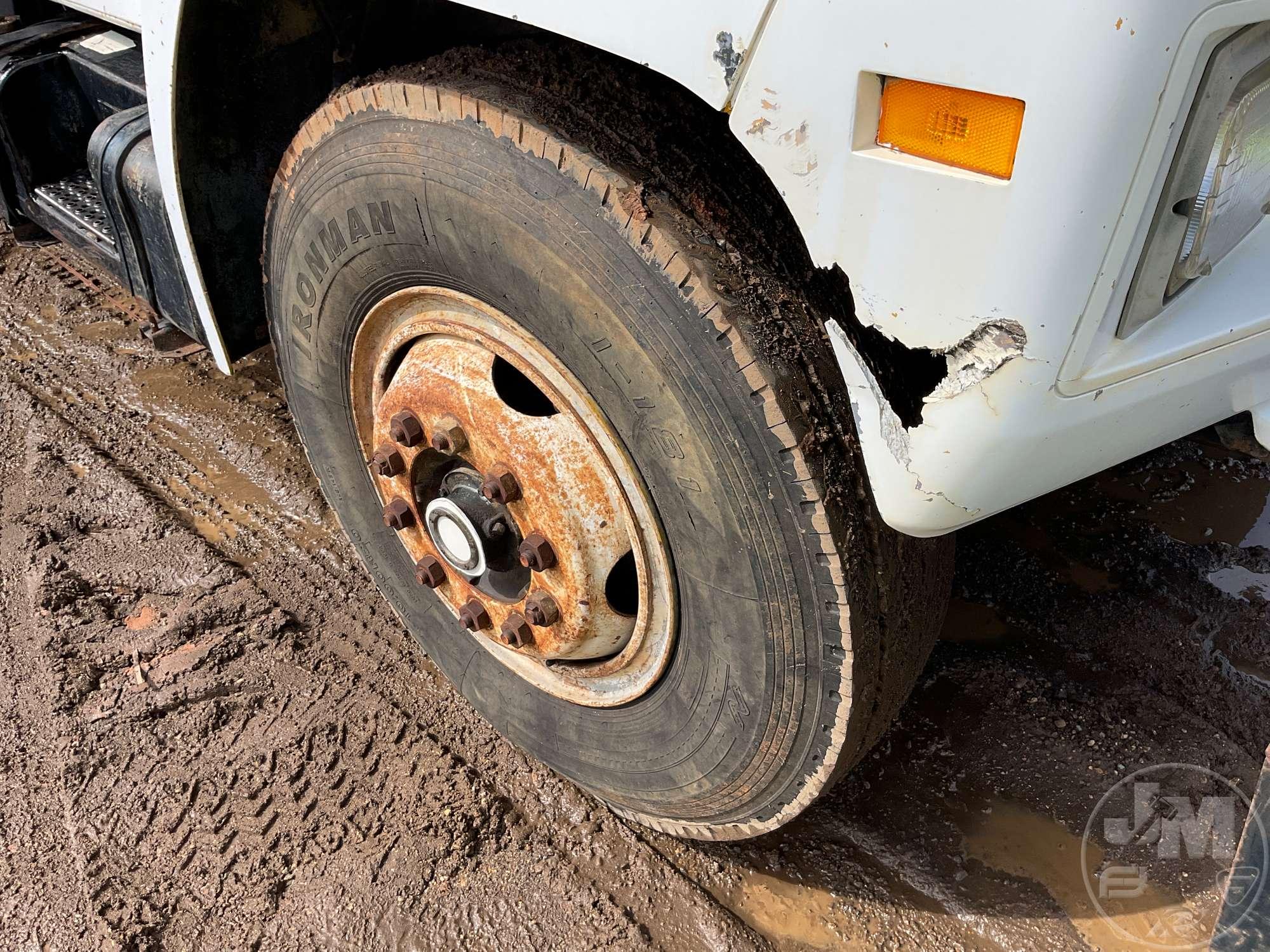 1994 FORD F-700 SINGLE AXLE DUMP TRUCK VIN: 1FDPK74C5RVA32783