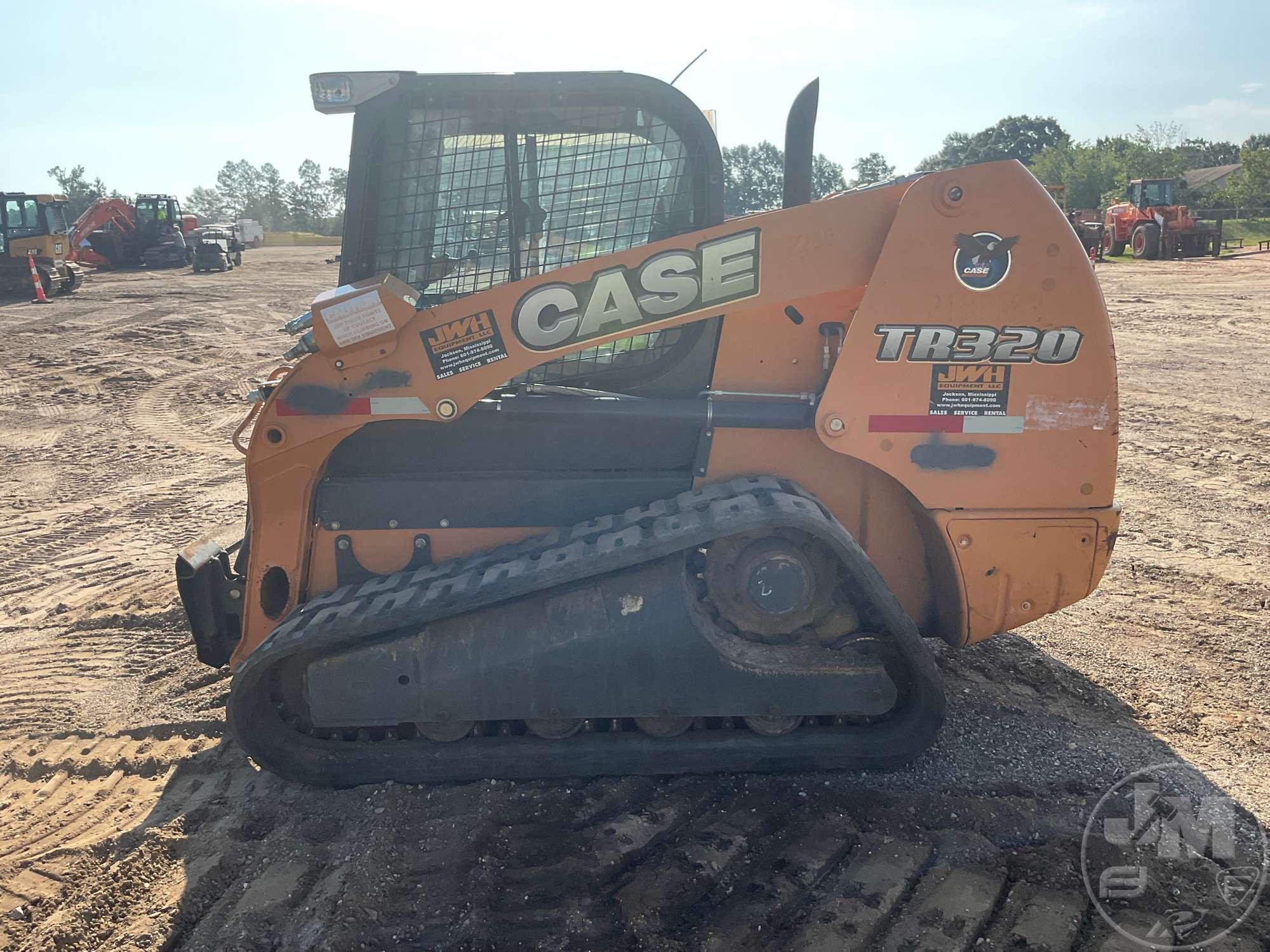 2013 CASE MODEL TR320 MULTI TERRAIN LOADER SN: NDM462699 CAB