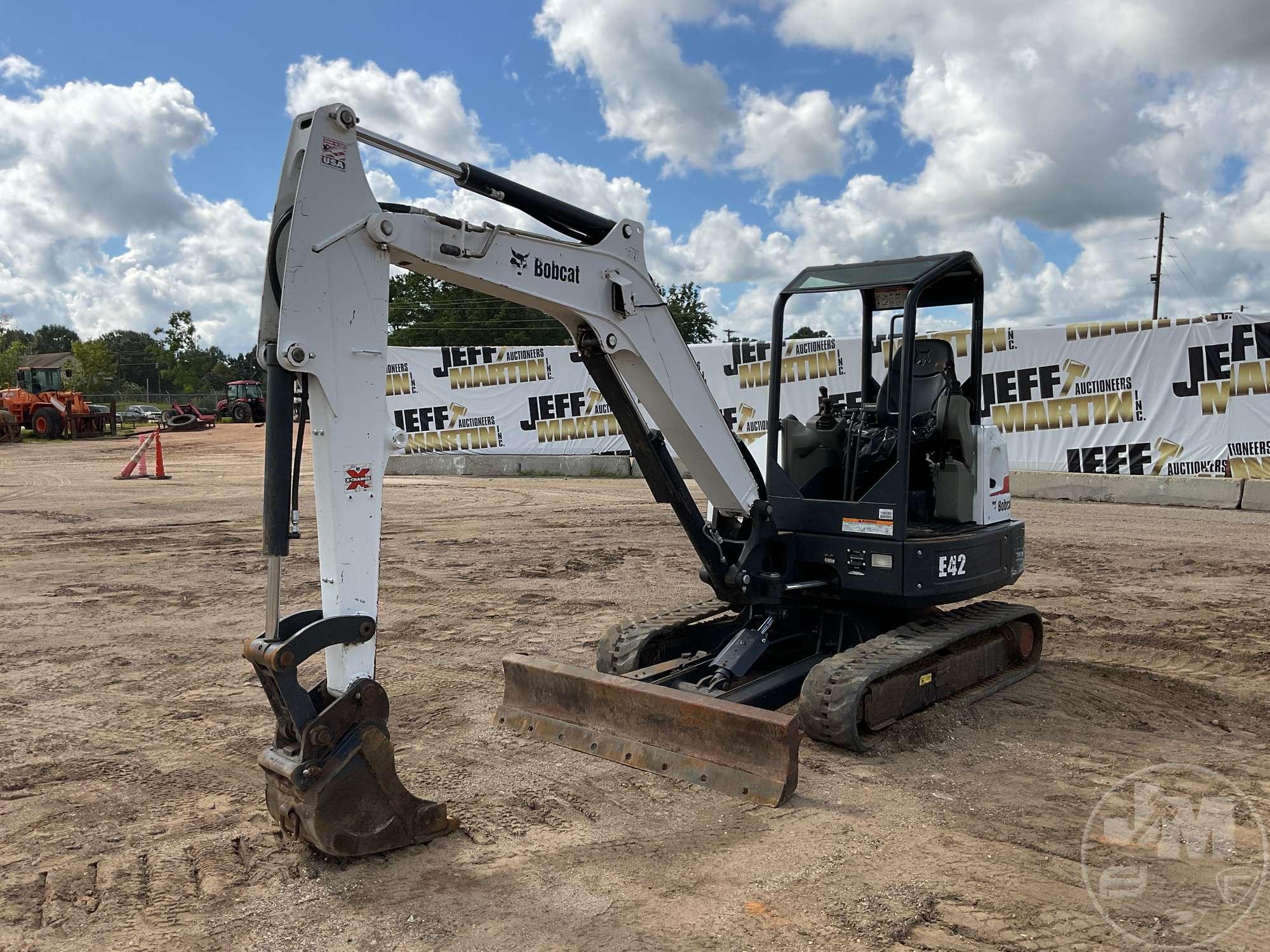 2016 BOBCAT E42 MINI EXCAVATOR SN: B2VW12610