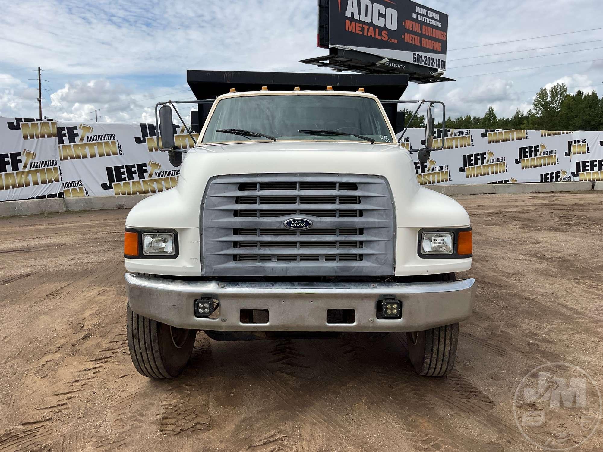 1998 FORD F-800 SINGLE AXLE DUMP TRUCK VIN: 1FDXF80C7WVA12806