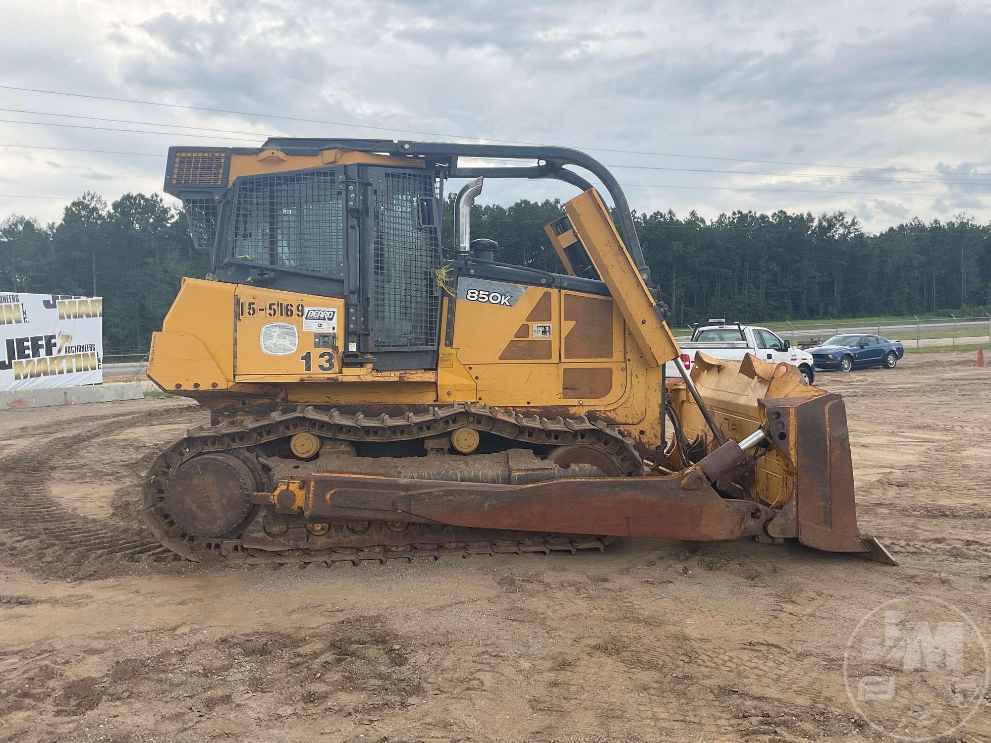 2013 JOHN DEERE 850K SN: 1T0850KXHCE235169 CRAWLER TRACTOR CAB