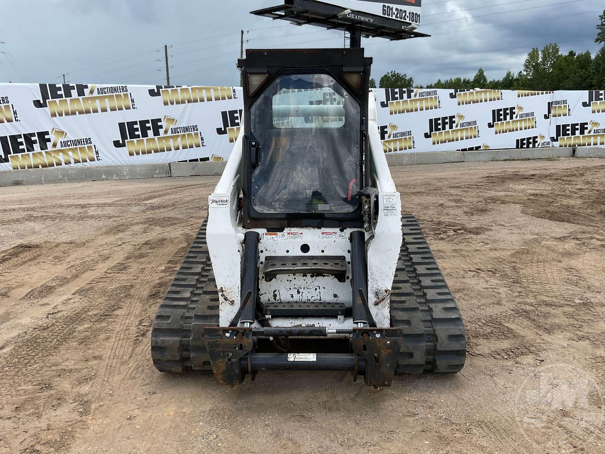 2007 BOBCAT MODEL T300 MULTI TERRAIN LOADER SN: 532016171 CAB