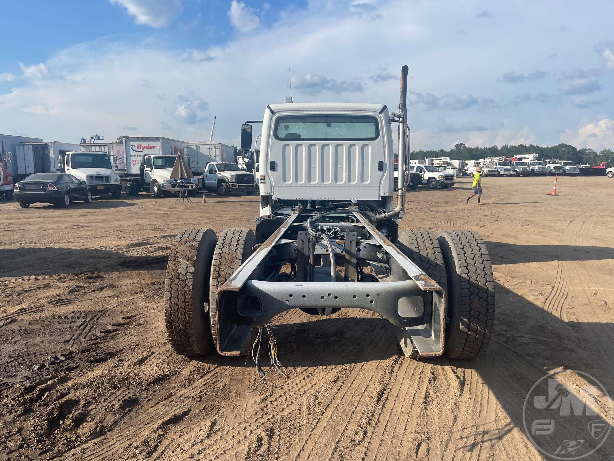 2013 FREIGHTLINER M2 SINGLE AXLE VIN: 1FVACWDT0DHBX1879 CAB & CHASSIS