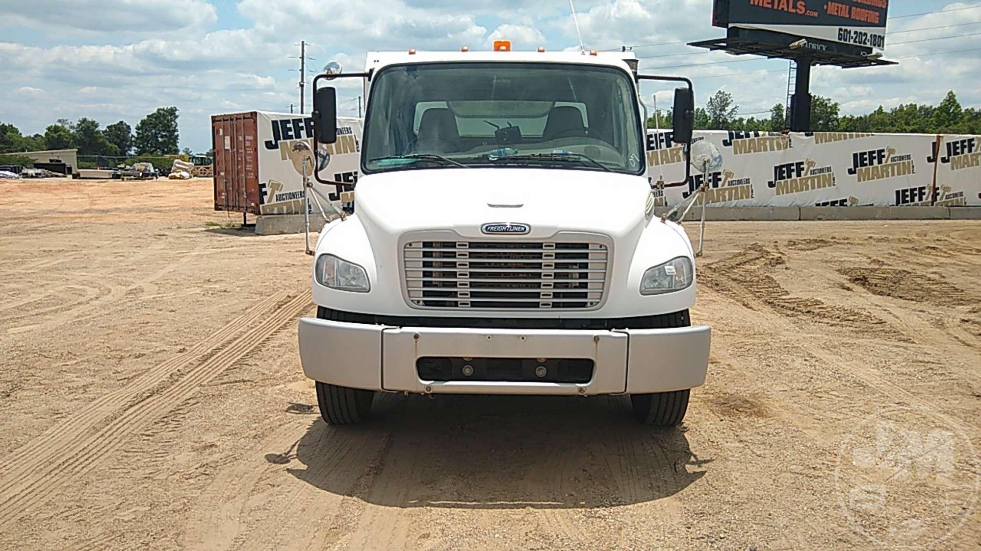 2007 FREIGHTLINER M2 VIN: 1FVACXCS77HY15894 S/A SWEEPER TRUCK