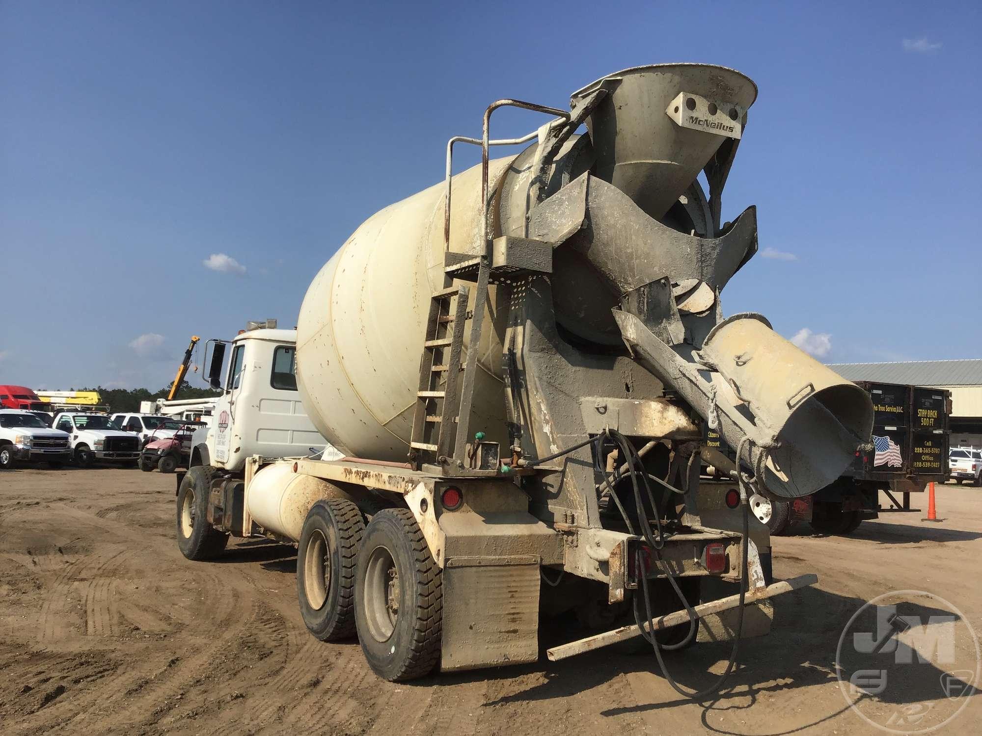 1997 MACK DM690S TANDEM AXLE REAR DISCHARGE MIXER TRUCK VIN: 1M2B209C1VM020446