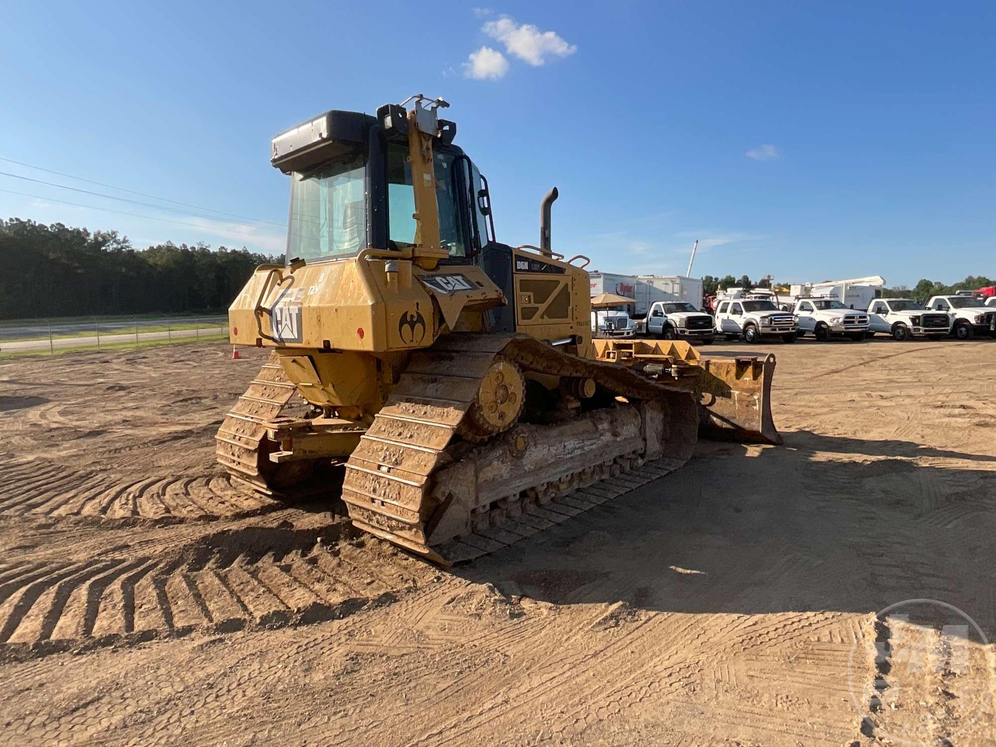 2015 CATERPILLAR D6N LGP SN: PBA2457 CRAWLER TRACTOR CAB