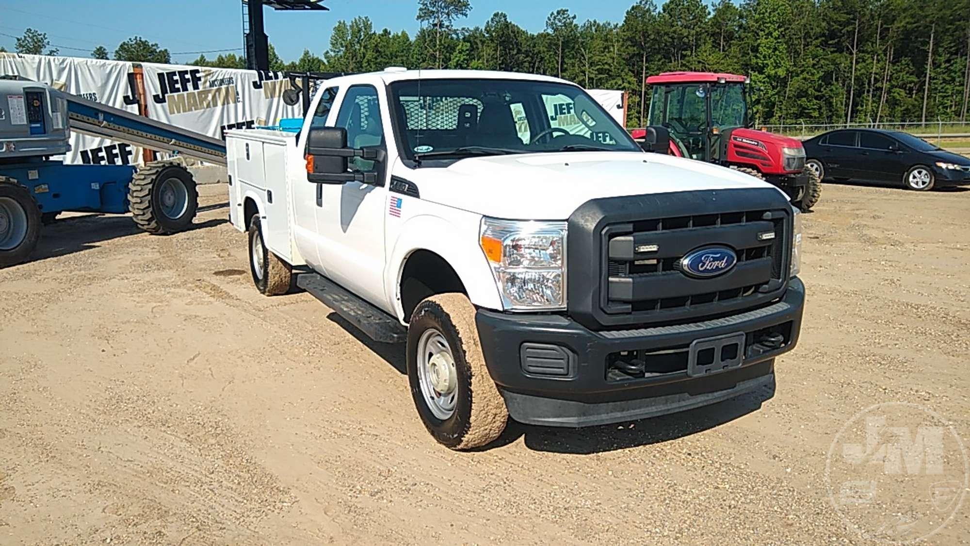 2015 FORD F-250XL SD S/A UTILITY TRUCK VIN: 1FD7X2B65FED10739