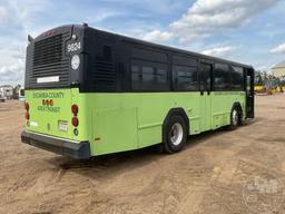 1998 GILLIG CITY TRANSIT BUS VIN: 15GCA2110W1088847 2WD PASSENGER BUS