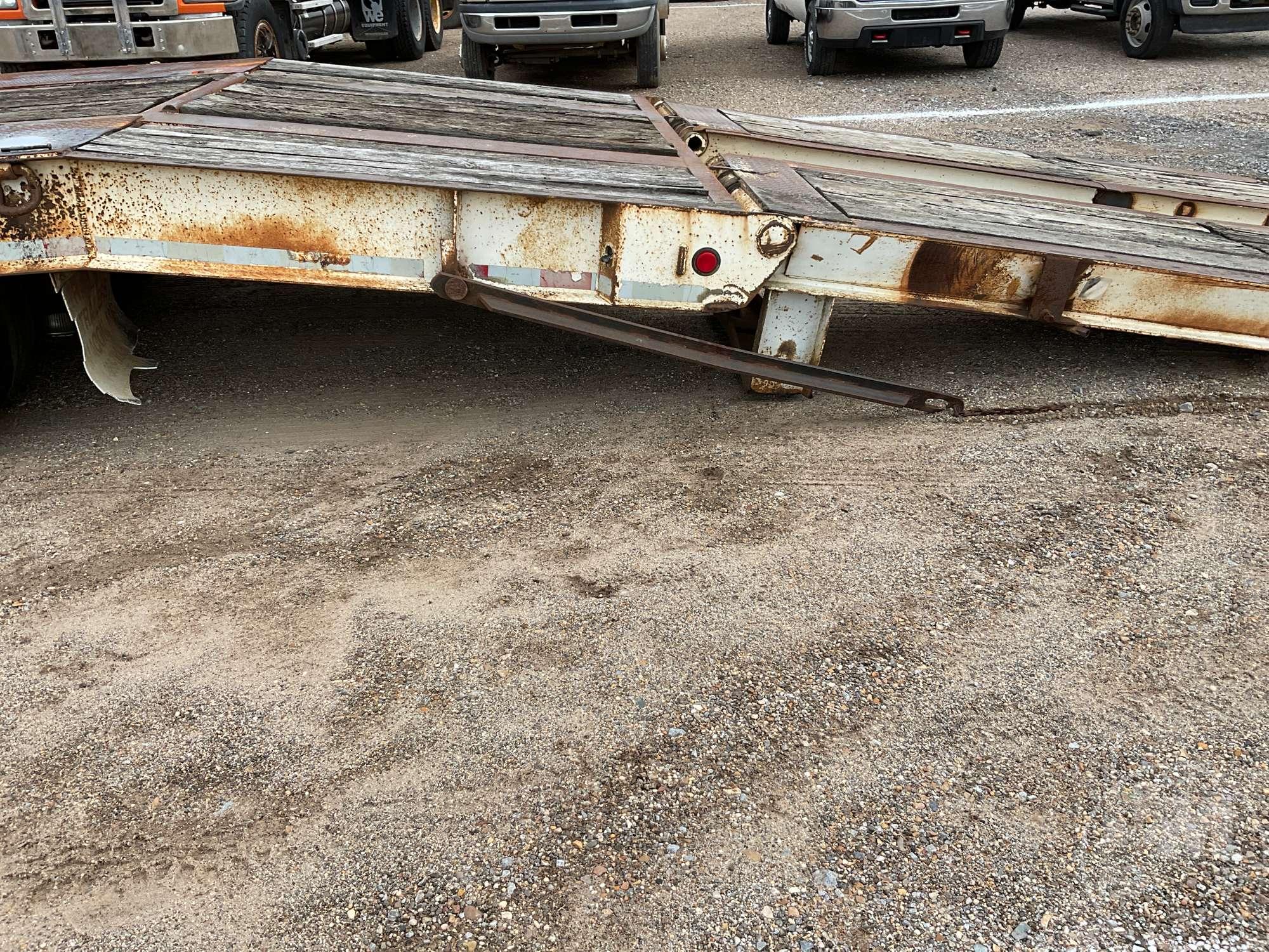 2003 TRAILBOSS FIXED NECK LOWBOY TRAILER VIN: 4S0DK483931001158