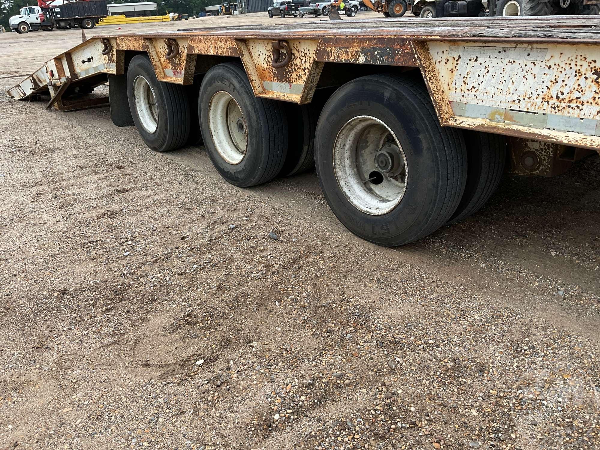 2003 TRAILBOSS FIXED NECK LOWBOY TRAILER VIN: 4S0DK483931001158