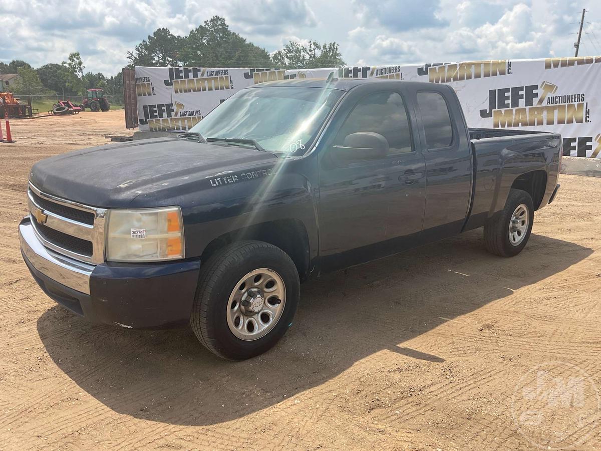 2008 CHEVROLET SILVERADO 1500 EXTENDED CAB PICKUP VIN: 2GCEC19C381245942