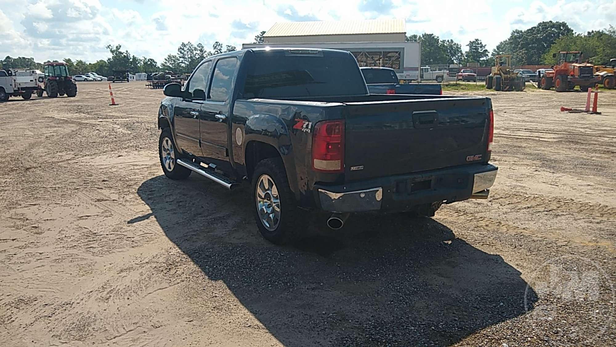 2011 GMC SIERRA 1500 Z71 CREW CAB 4X4 PICKUP VIN: 3GTP2VE36BG153117