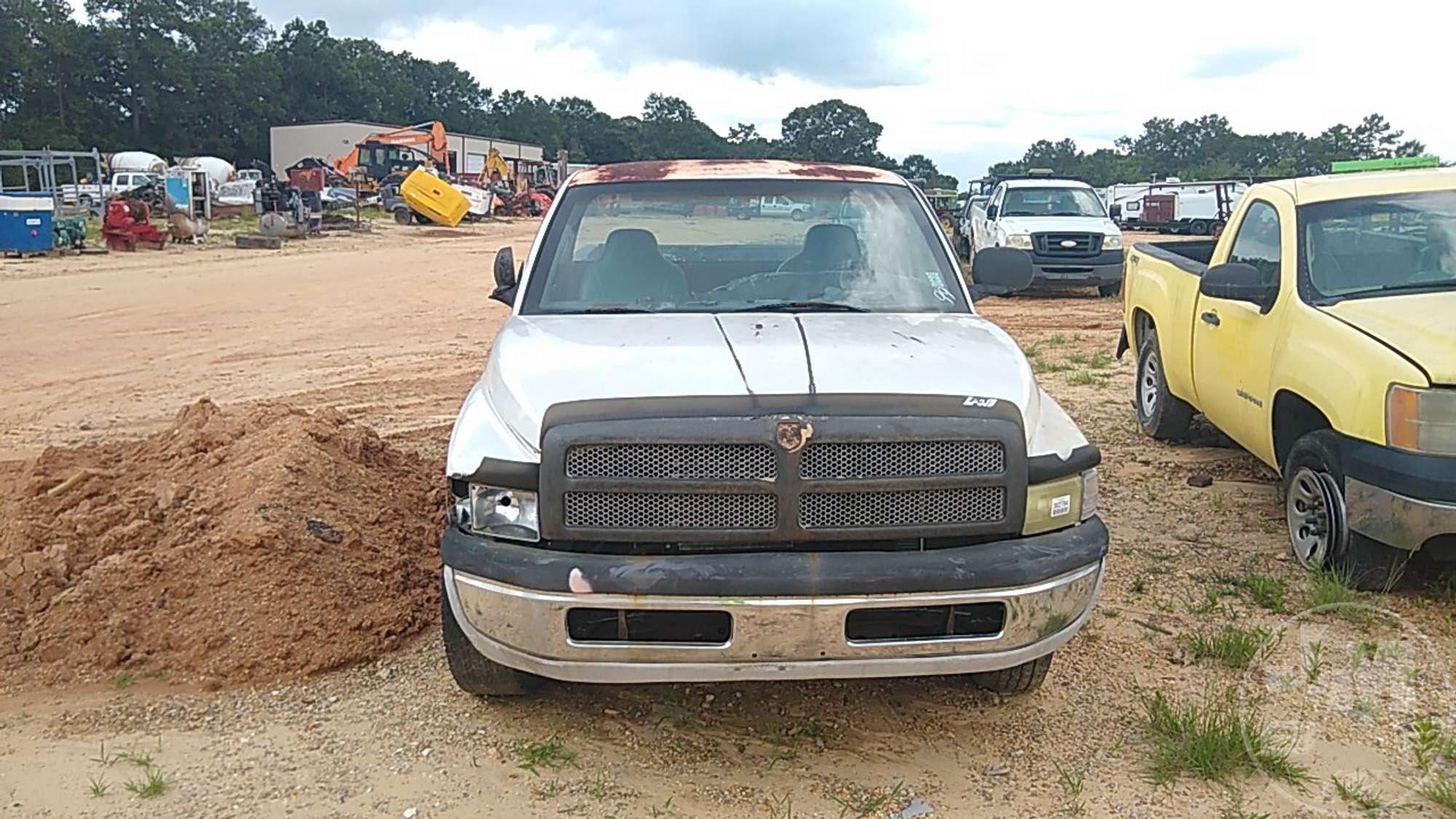 1999 DODGE RAM 2500 VIN: 3B7KC26Z1XM521575 3/4 TON REGULAR CAB PICKUP