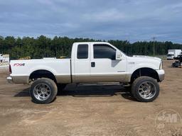 2000 FORD F-250 EXTENDED CAB 4X4 3/4 TON PICKUP VIN: 1FTNX21F0YEC90240