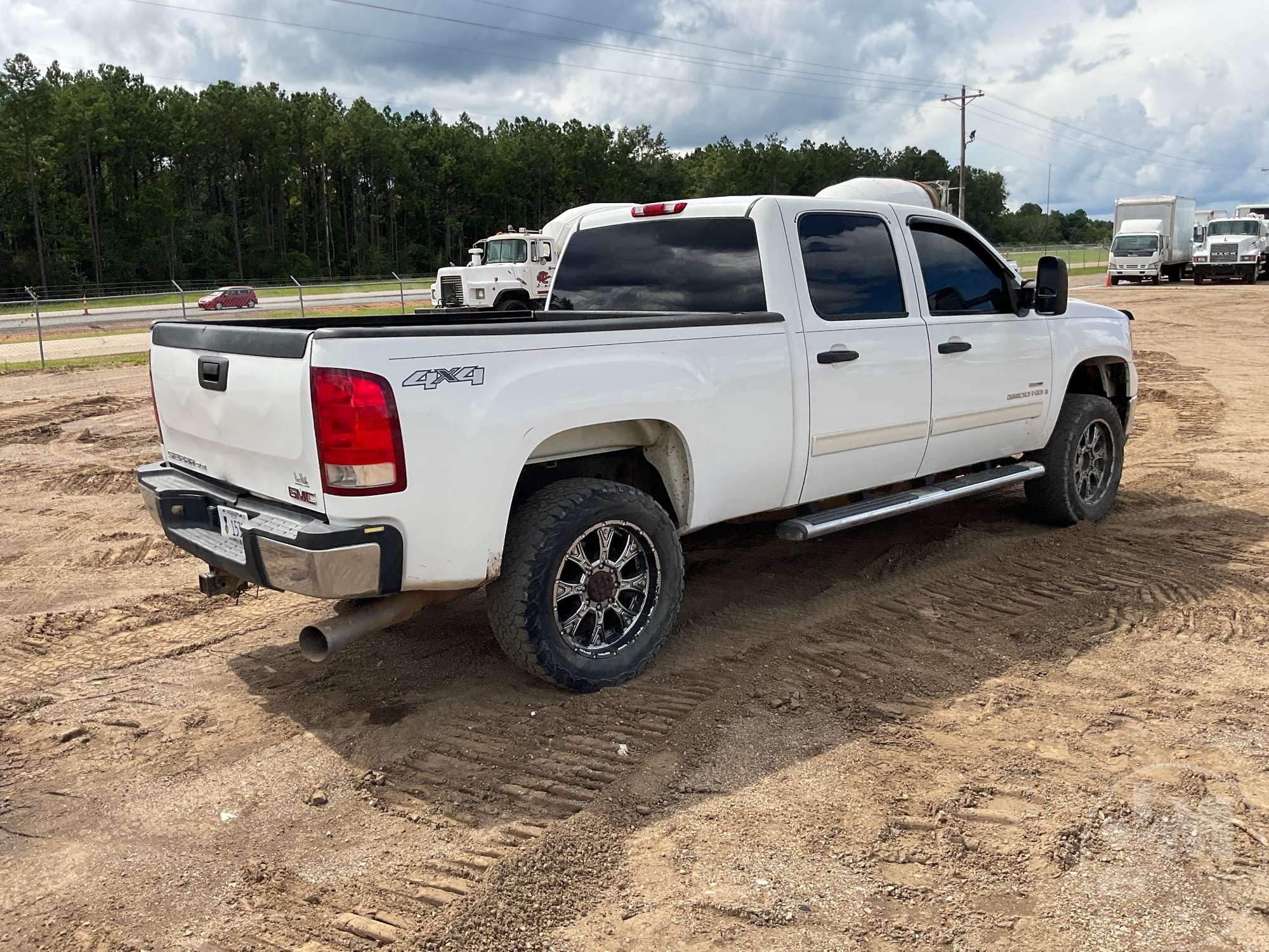 2007 GMC SIERRA 2500HD CREW CAB 4X4 3/4 TON PICKUP VIN: 1GTHK23617F532356