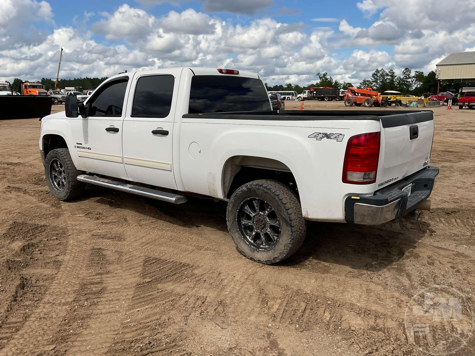 2007 GMC SIERRA 2500HD CREW CAB 4X4 3/4 TON PICKUP VIN: 1GTHK23617F532356