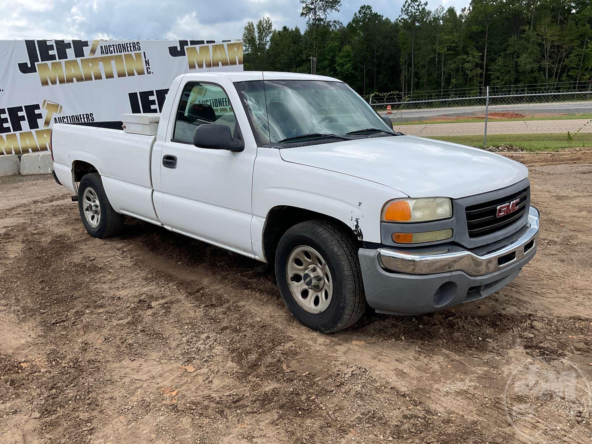 2005 GMC SIERRA 1500 REGULAR CAB PICKUP VIN: 1GTEC14VX5Z292056