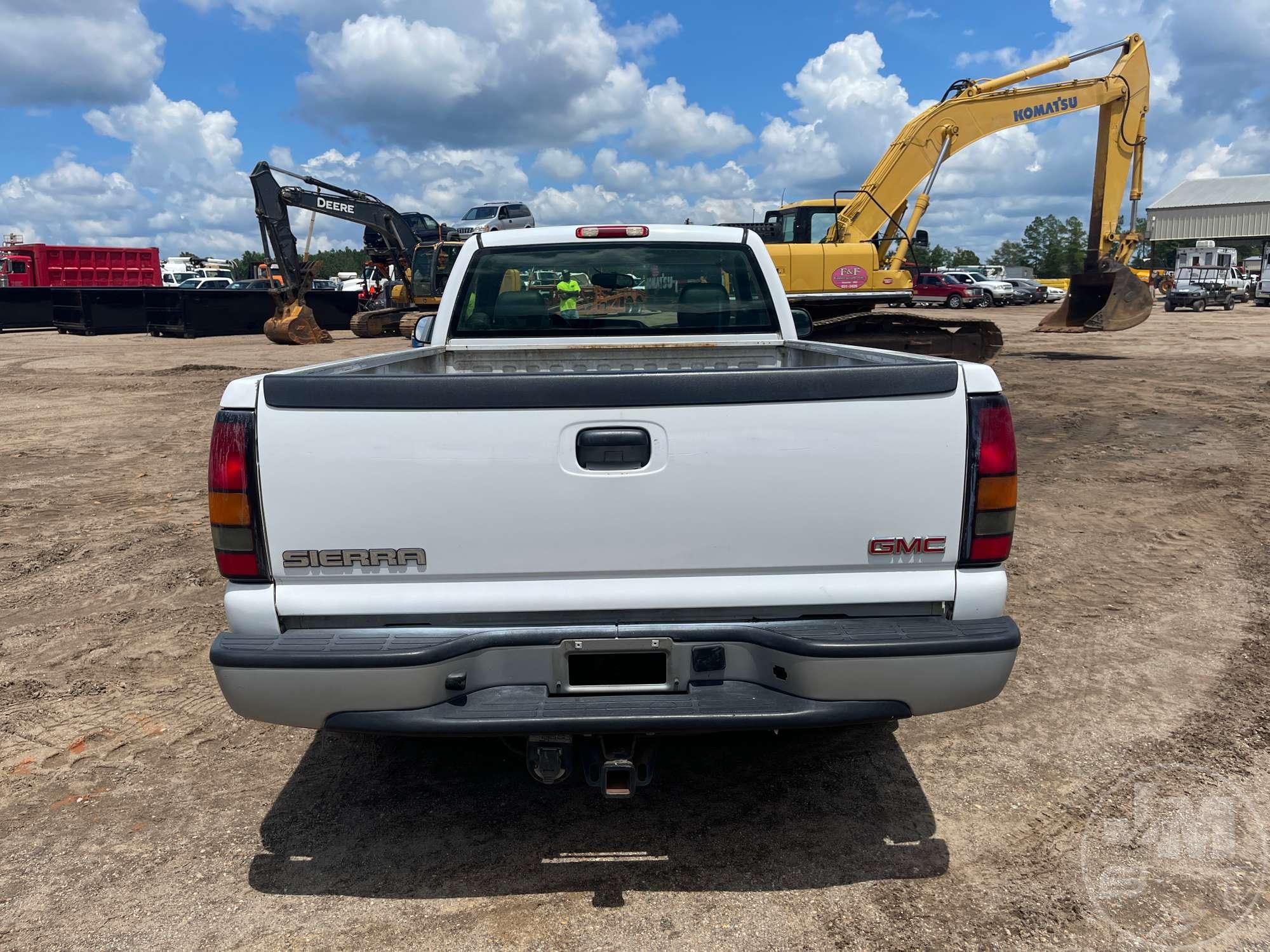 2005 GMC SIERRA 1500 REGULAR CAB PICKUP VIN: 1GTEC14V55Z293308