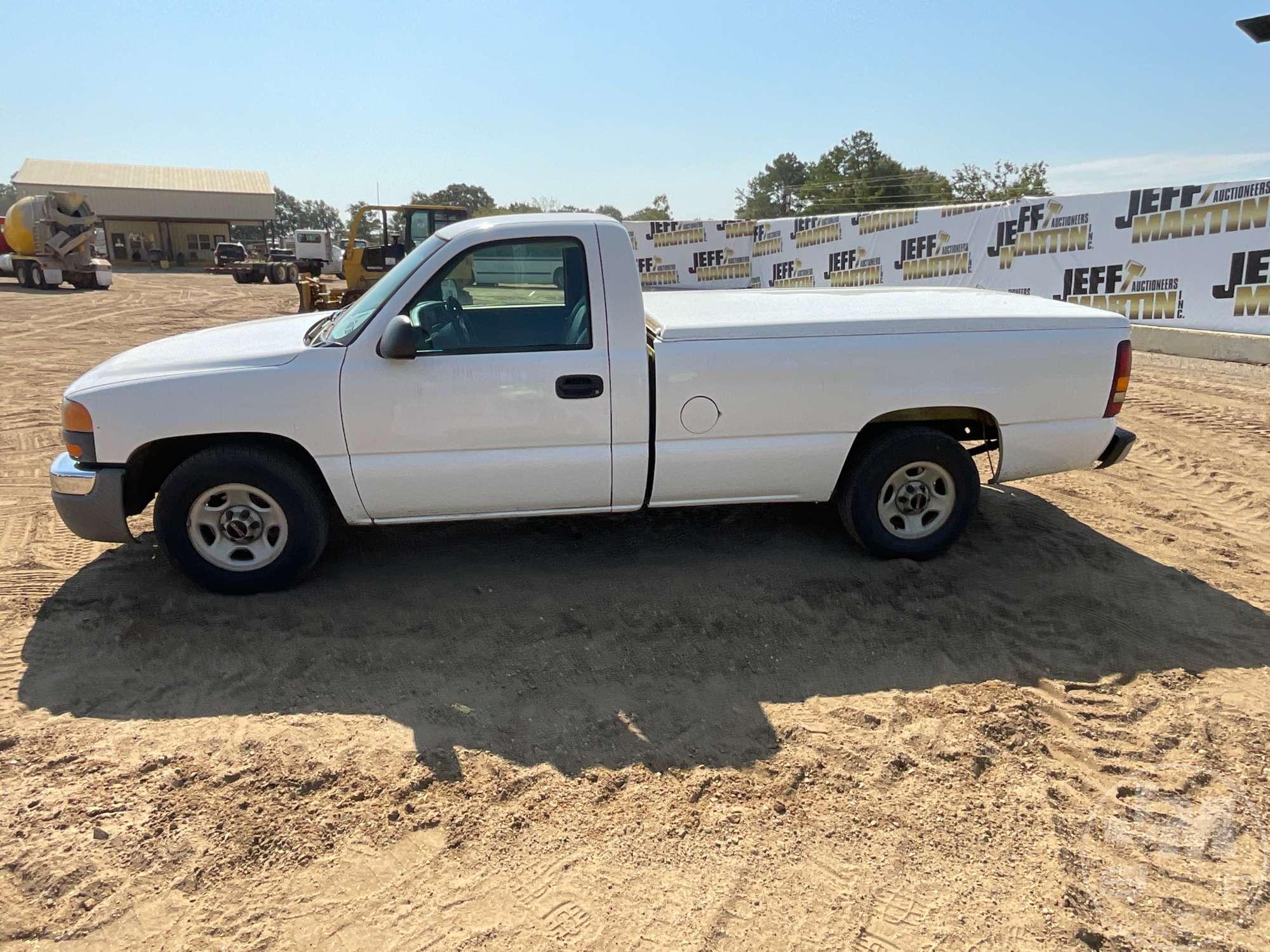 2003 GMC SIERRA 1500 REGULAR CAB PICKUP VIN: 1GTEC14V33Z180910