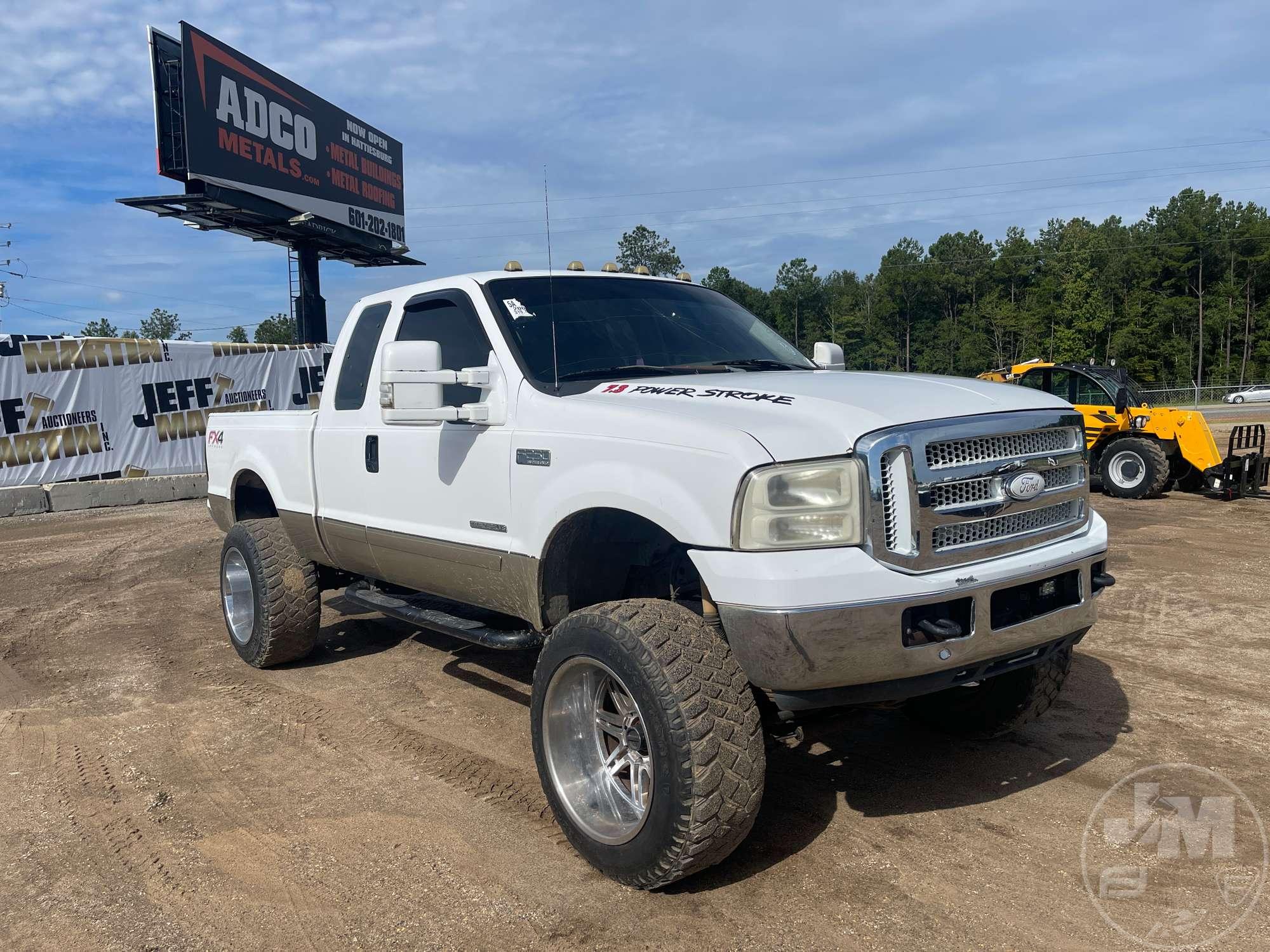 2000 FORD F-250 EXTENDED CAB 4X4 3/4 TON PICKUP VIN: 1FTNX21F0YEC90240