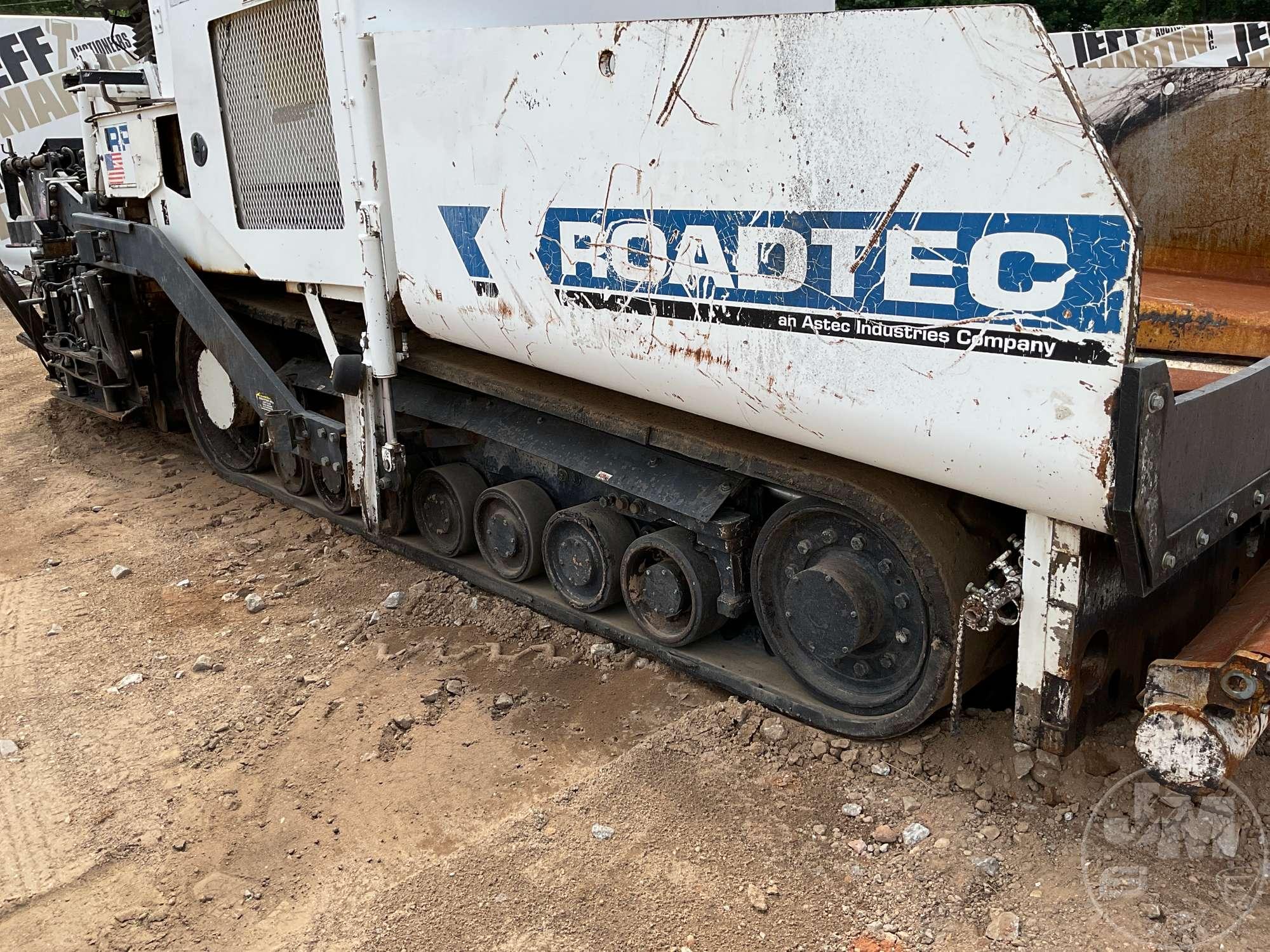 ROADTEC RP 195-208 CRAWLER ASPHALT PAVER SN: JTF05750