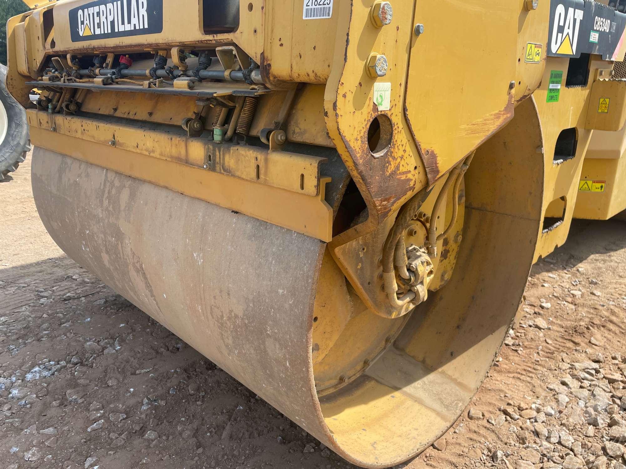 2009 CATERPILLAR CB54B TANDEM VIBRATORY ROLLER SN: CATCB534TEAA00715