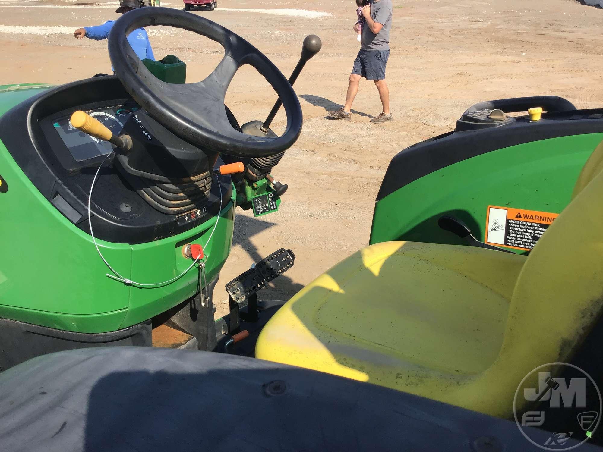 2019 JOHN DEERE 4044 TRACTOR W/LOADER SN: 1LV4044MEKK106447