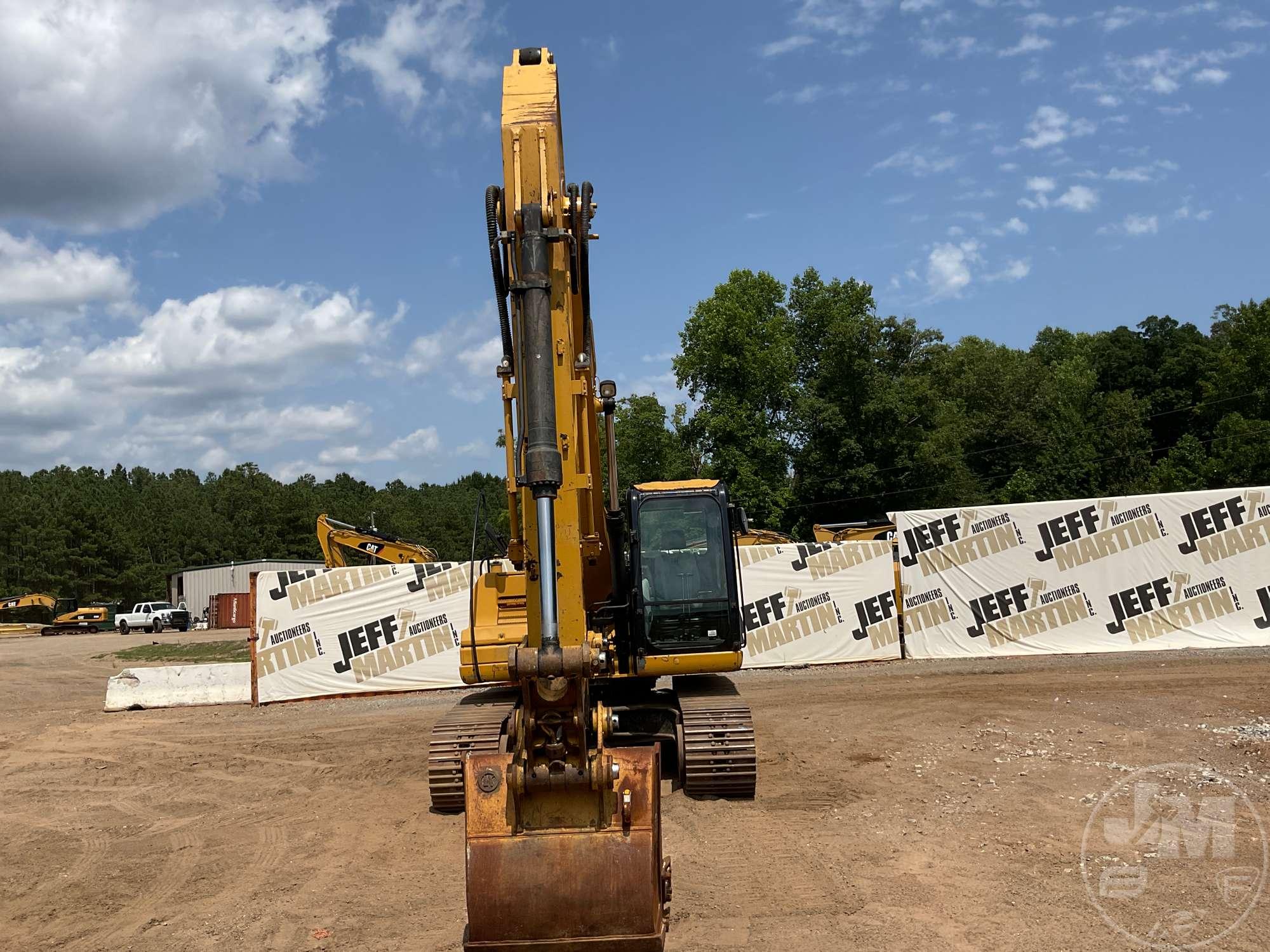 2011 CATERPILLAR 320D-E HYDRAULIC EXCAVATOR SN: CAT0320DTBWZ05700