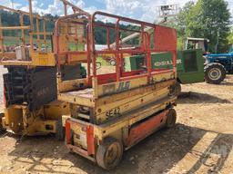 1997 JLG 2033E SCISSOR LIFT SN: 0200028547