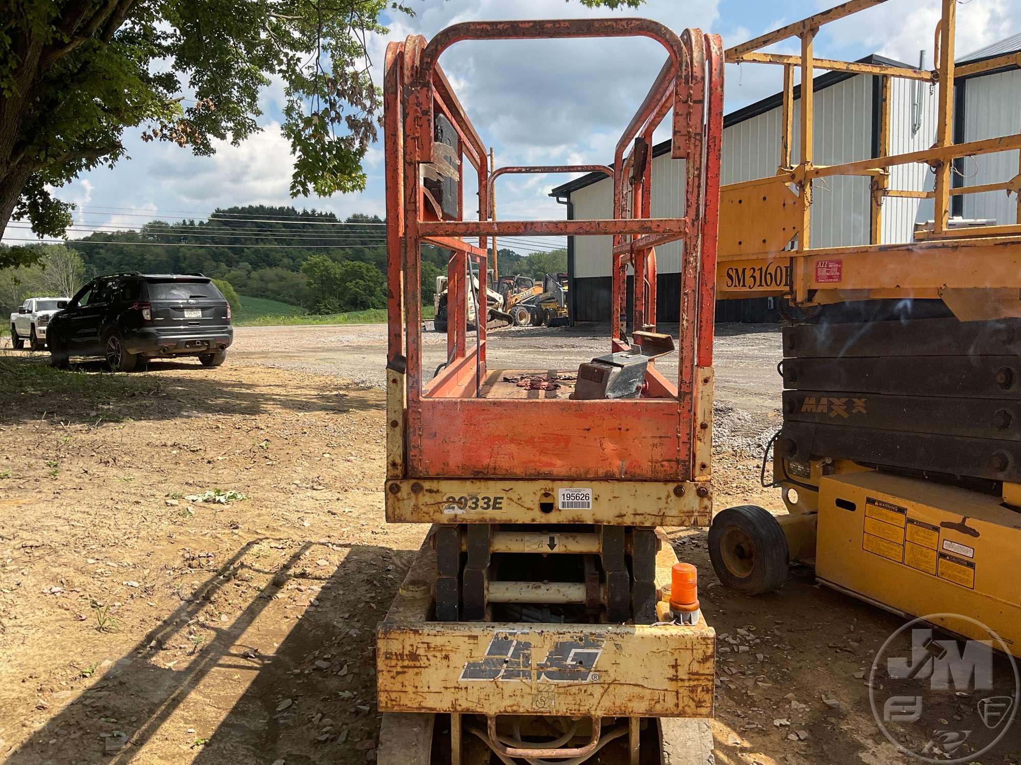 1997 JLG 2033E SCISSOR LIFT SN: 0200028547