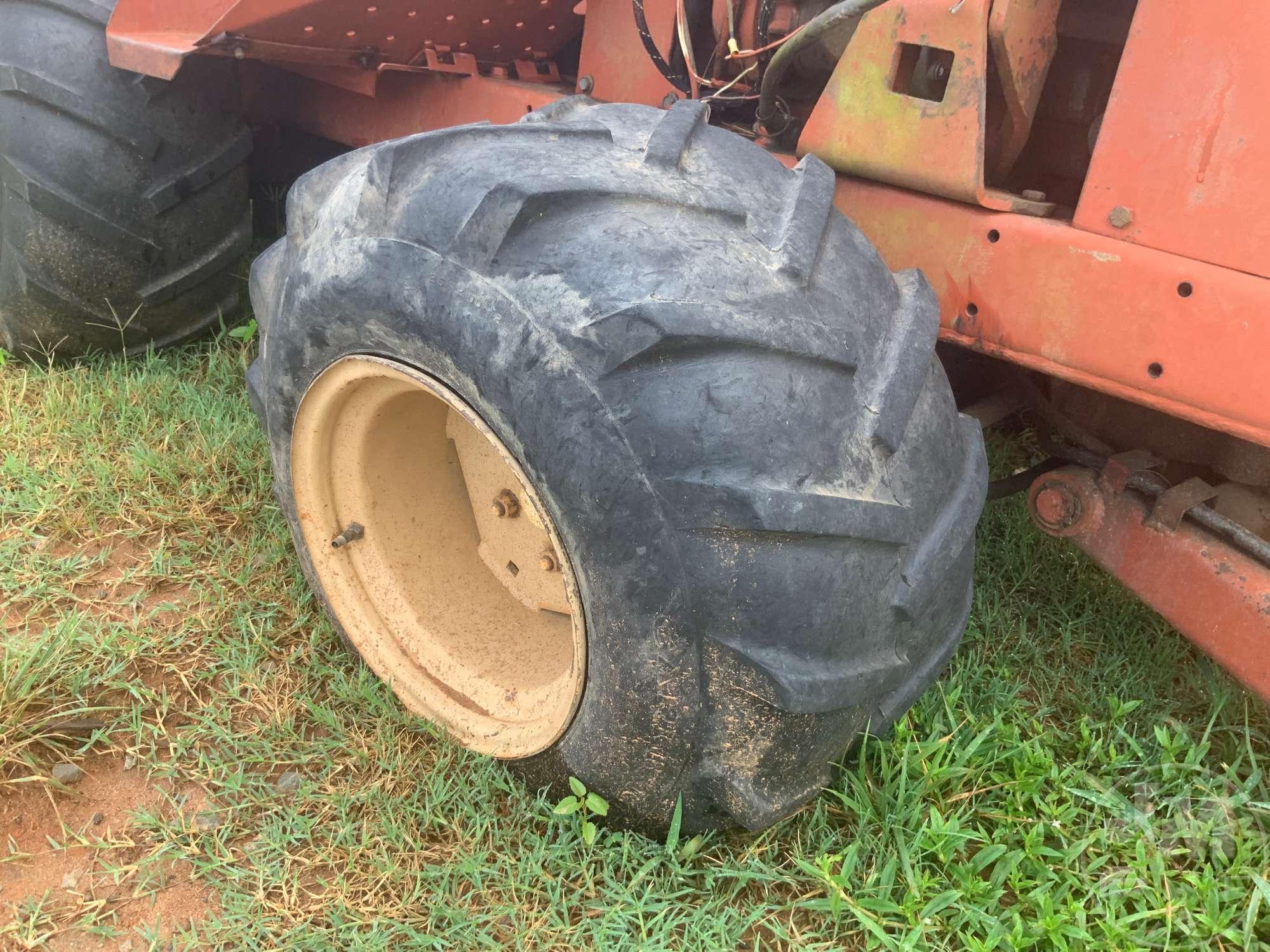 1982 DITCH WITCH 2300 TRENCHER SN: 303119