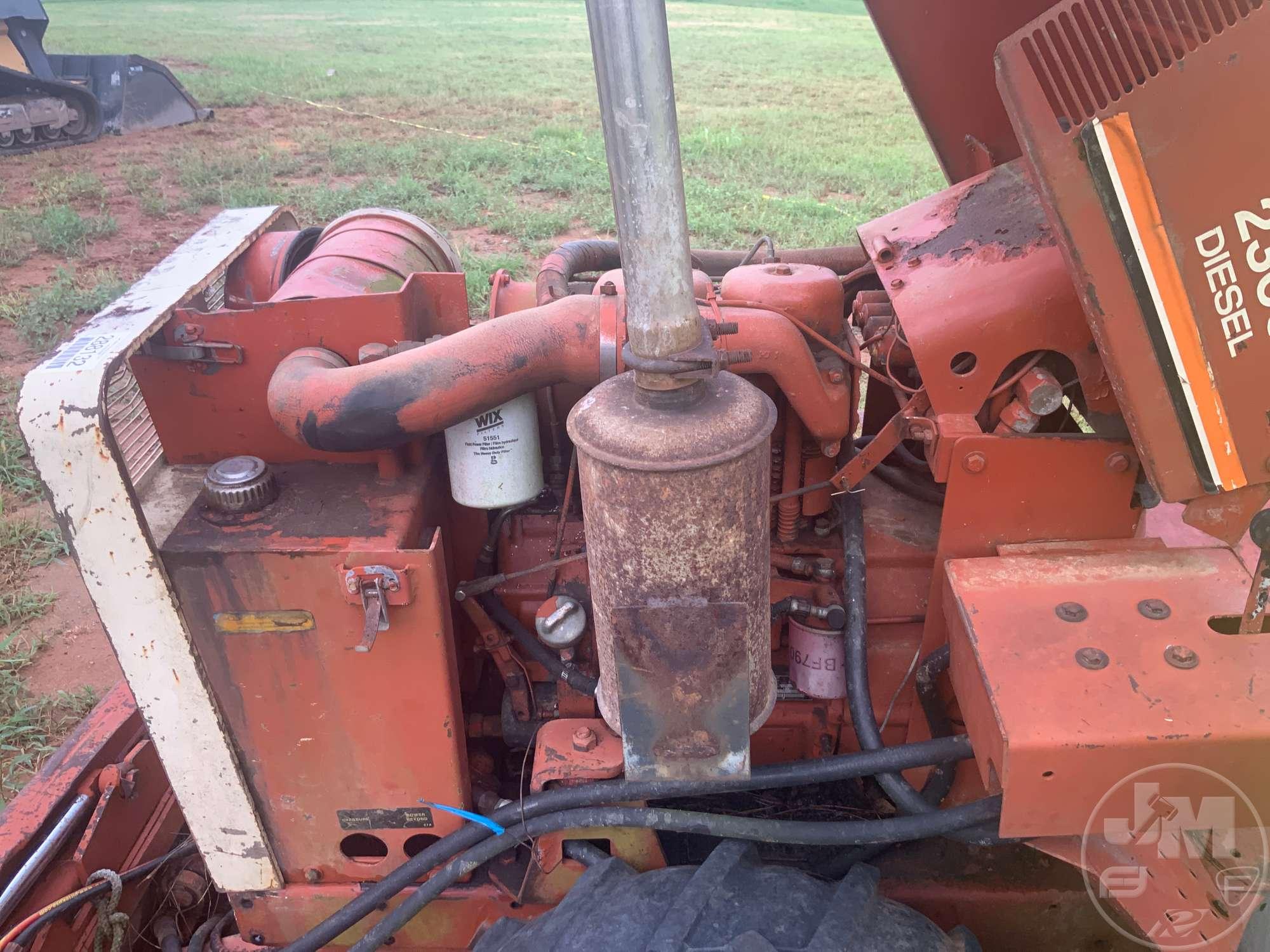 1982 DITCH WITCH 2300 TRENCHER SN: 303119
