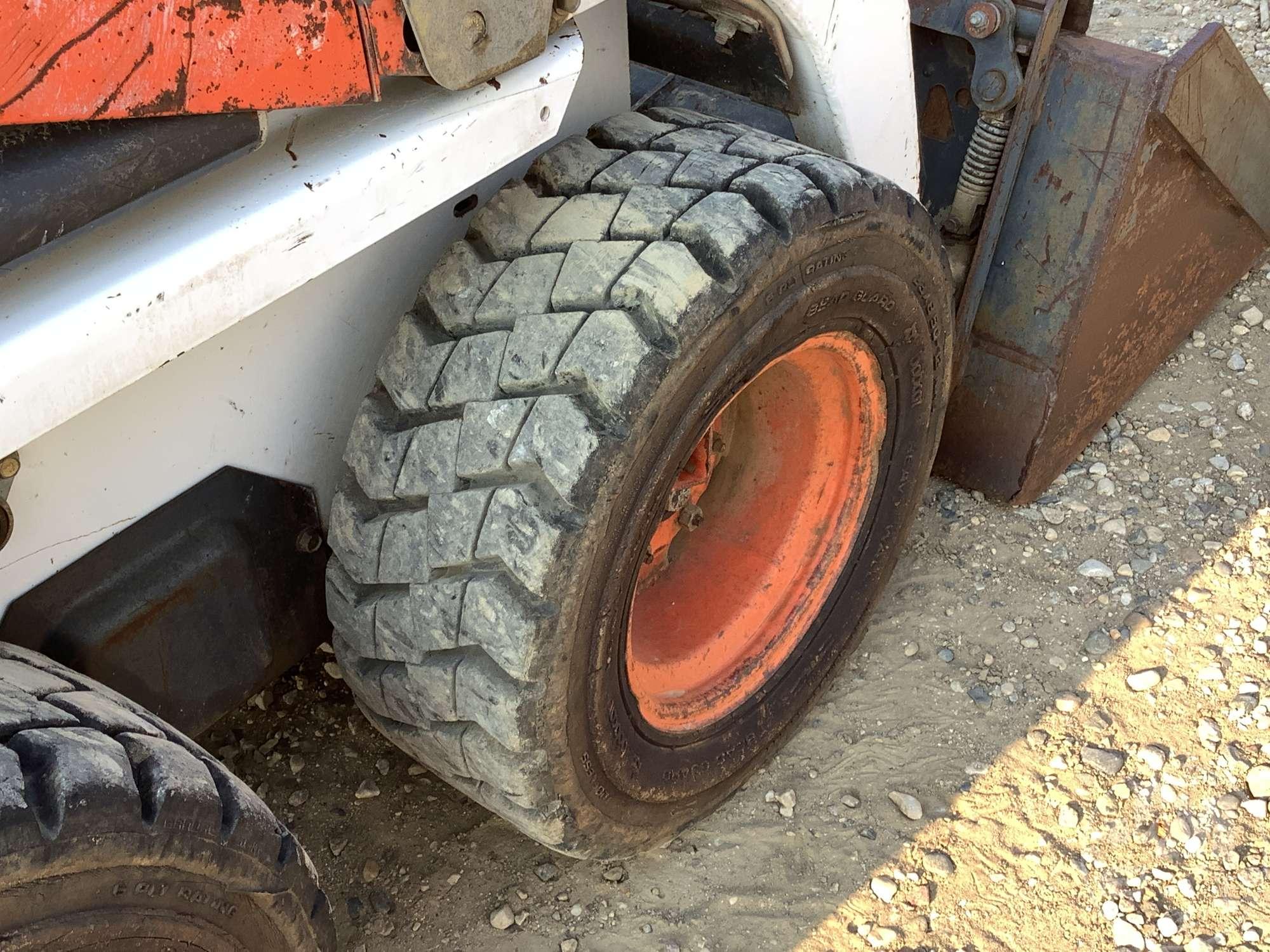 2004 BOBCAT 463 SKID STEER SN: 522212923 CAB